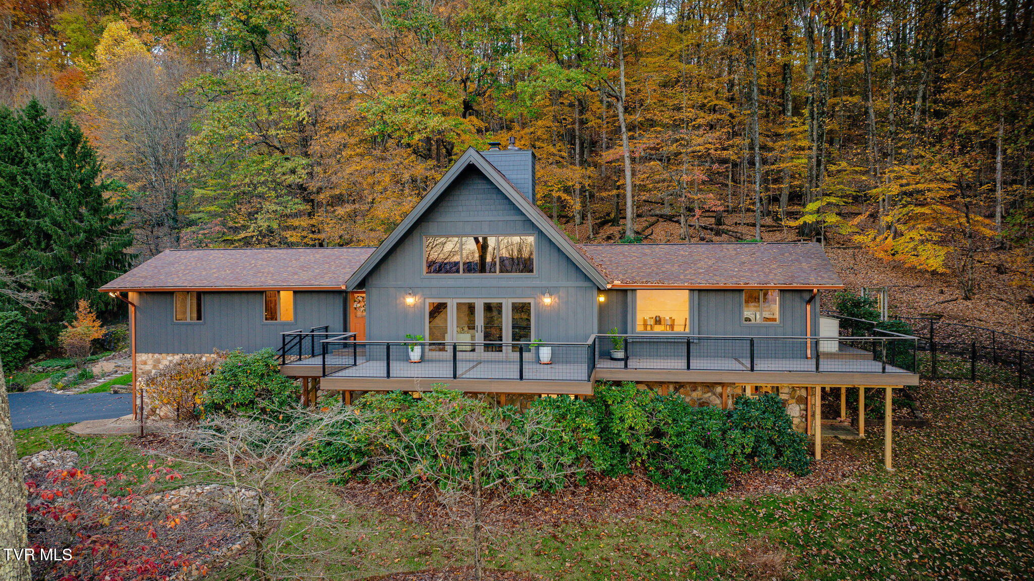 5725 Chestnut Hills Drive