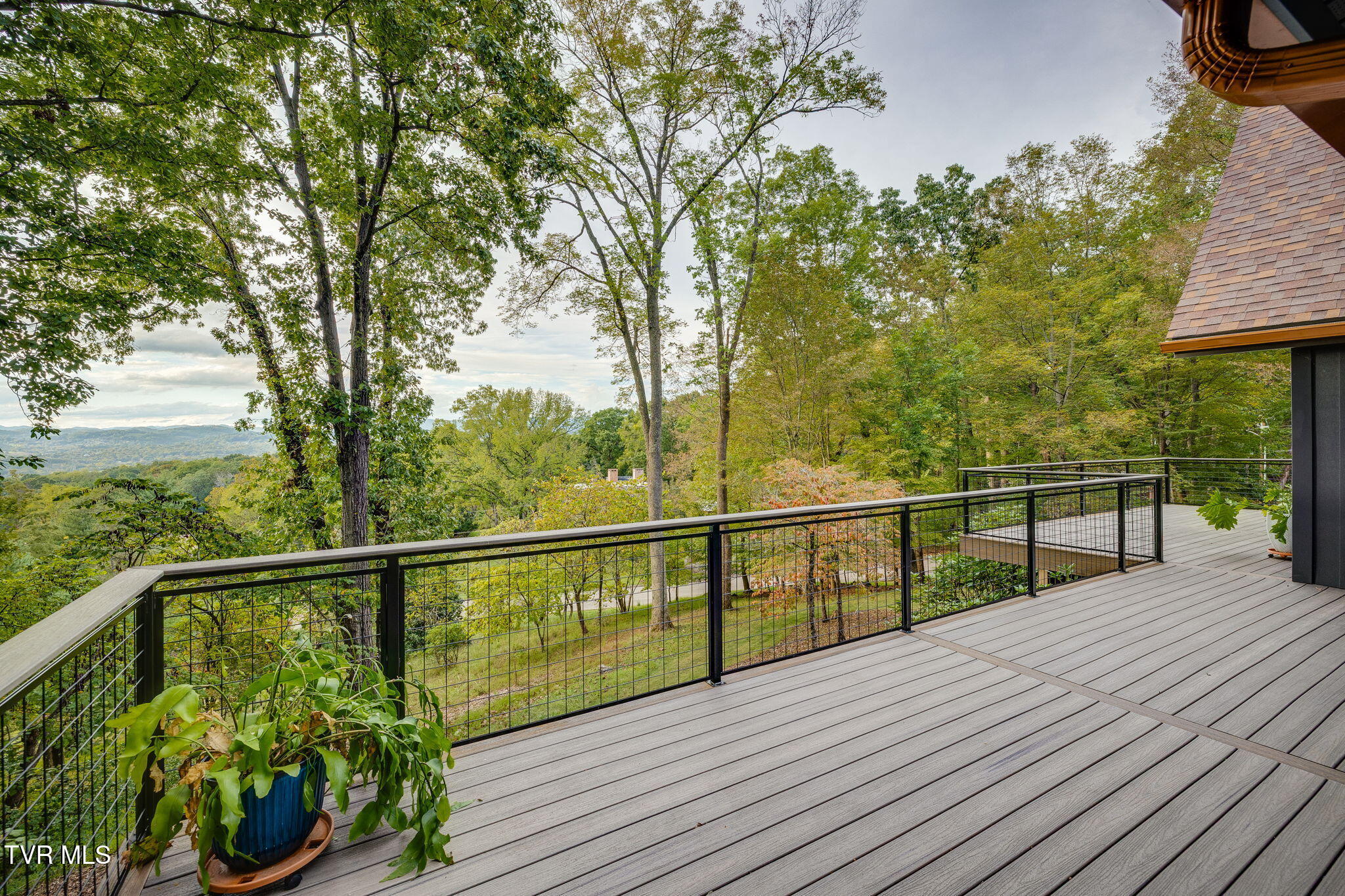 5725 Chestnut Hills Drive