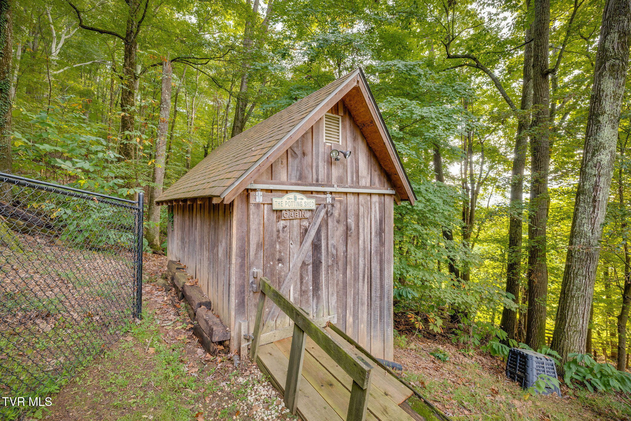 5725 Chestnut Hills Drive