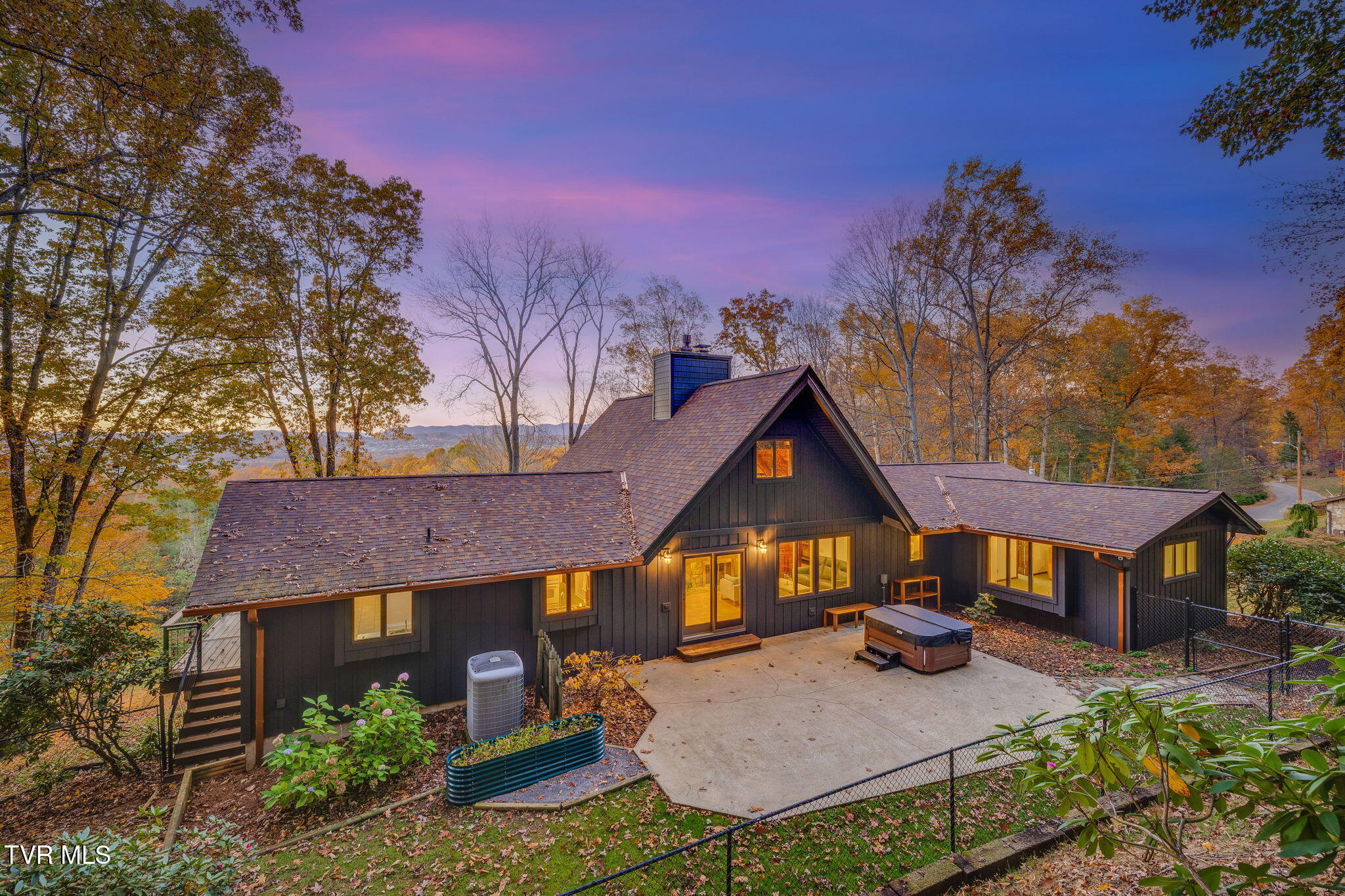 5725 Chestnut Hills Drive