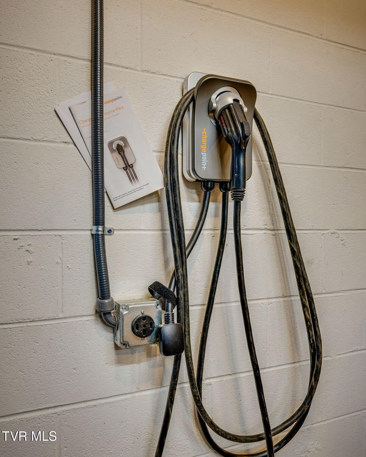 5725 Chestnut Hills Drive