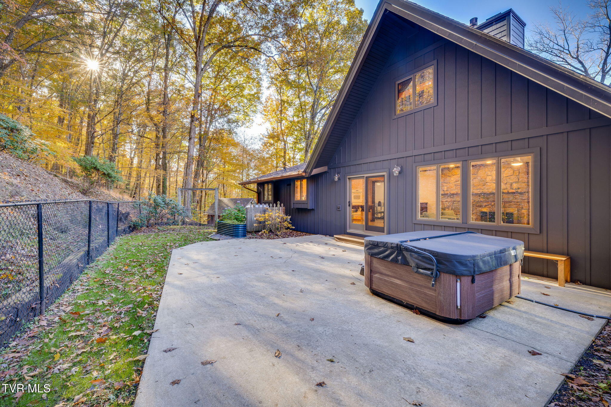 5725 Chestnut Hills Drive