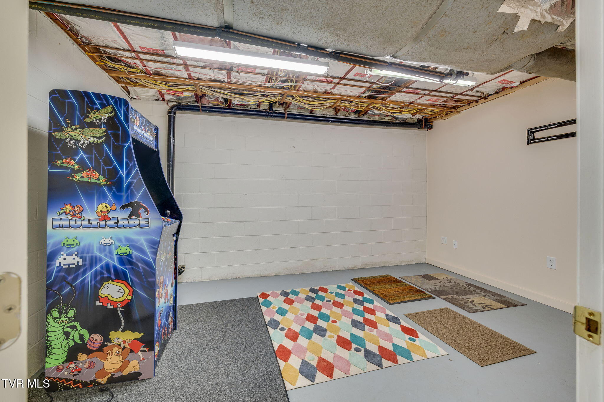 5725 Chestnut Hills Drive