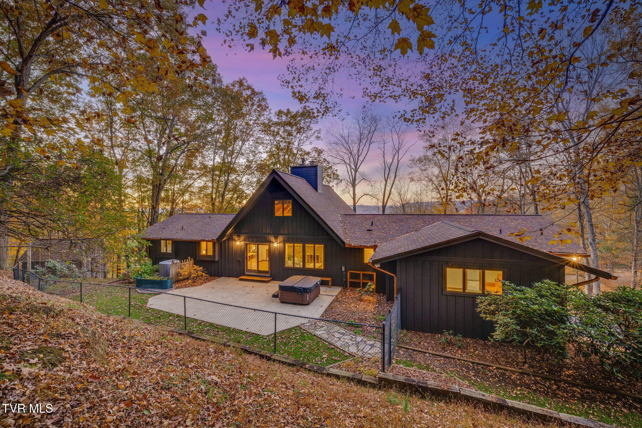 5725 Chestnut Hills Drive