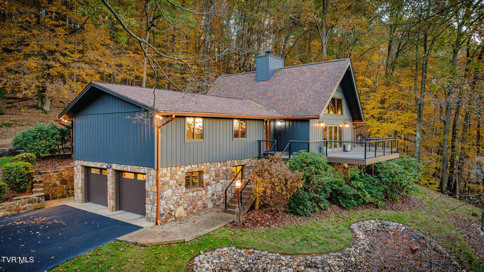 5725 Chestnut Hills Drive