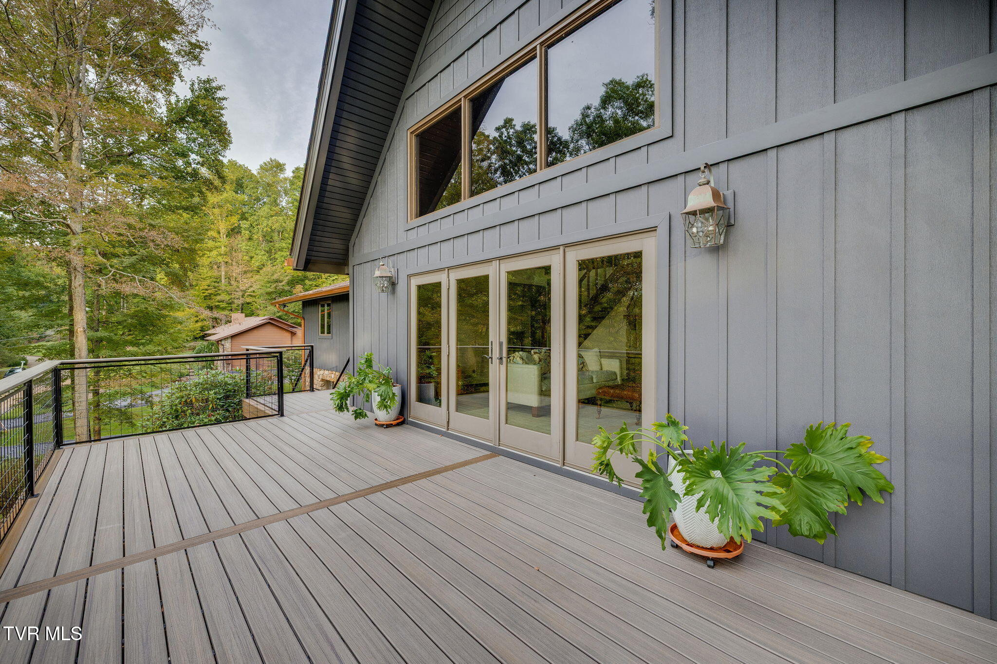 5725 Chestnut Hills Drive