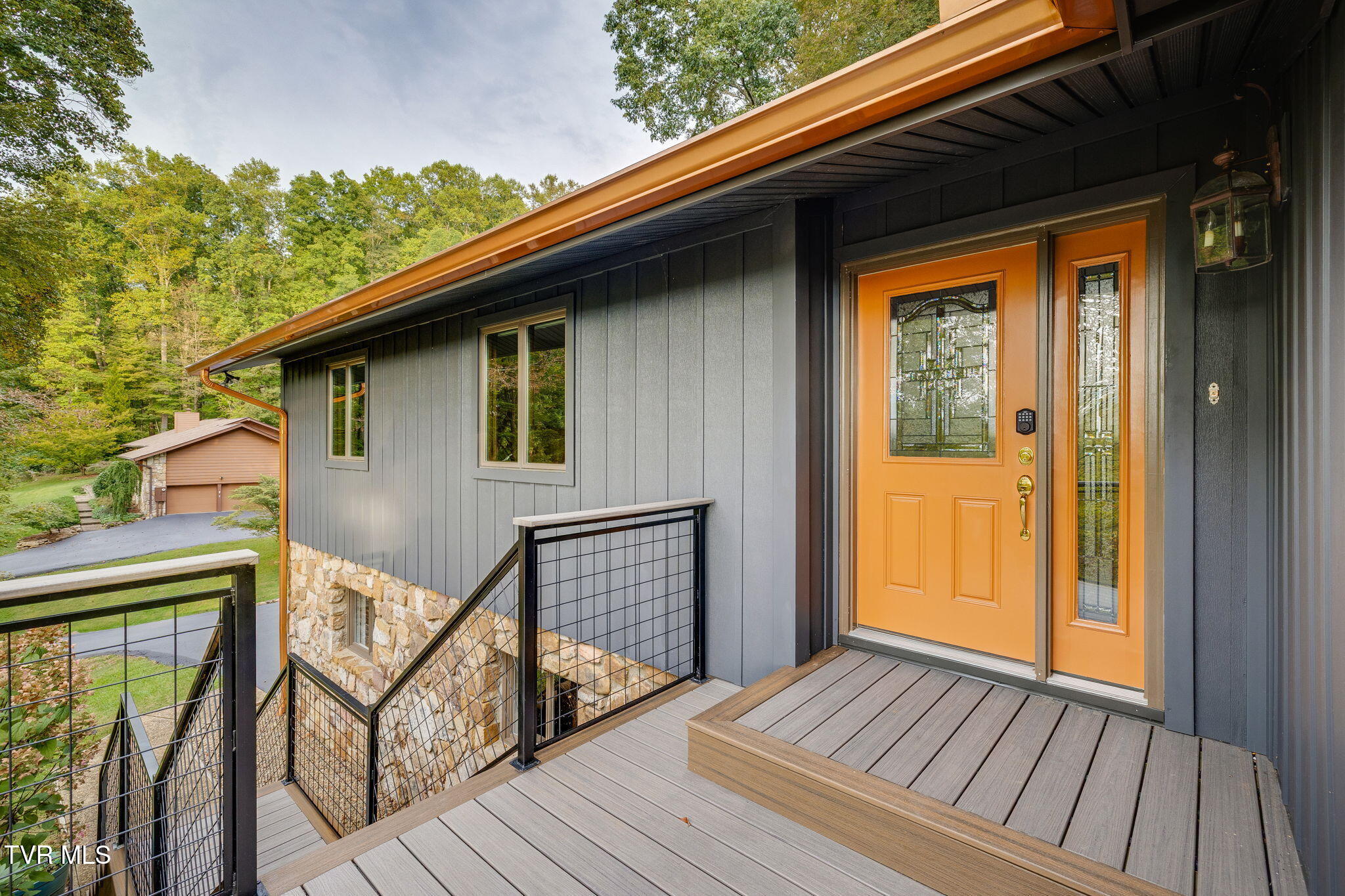 5725 Chestnut Hills Drive