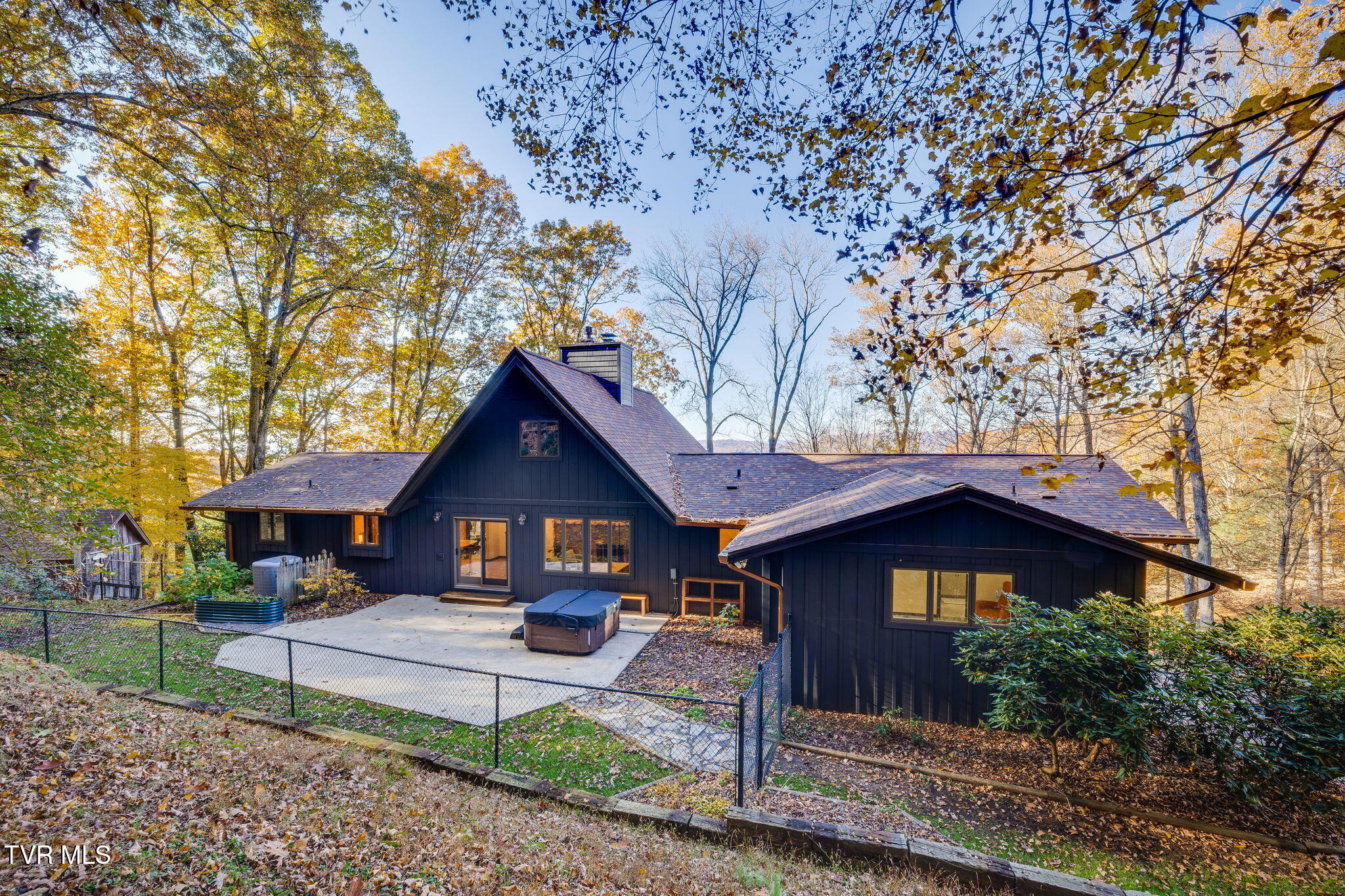 5725 Chestnut Hills Drive