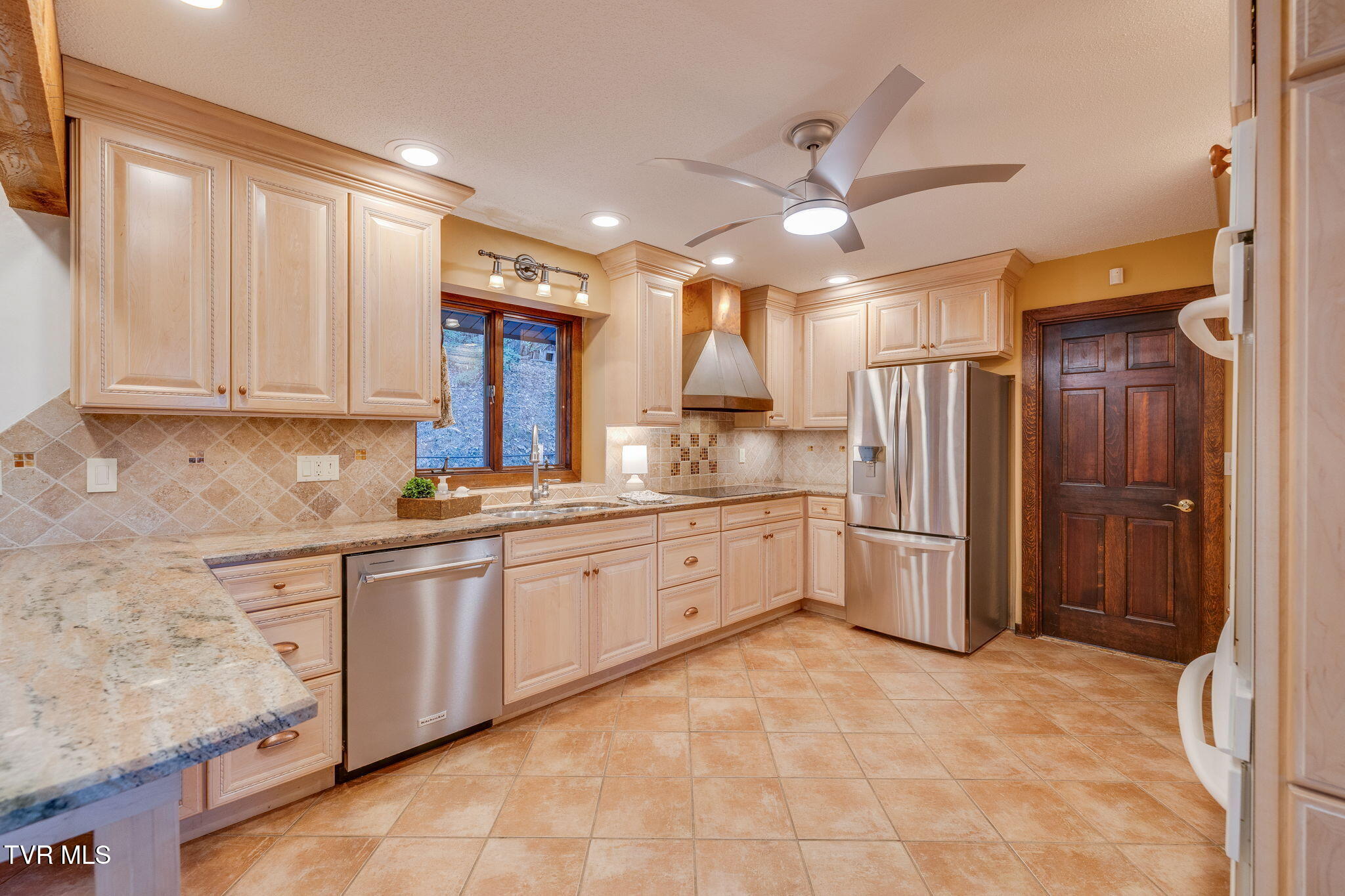 5725 Chestnut Hills Drive