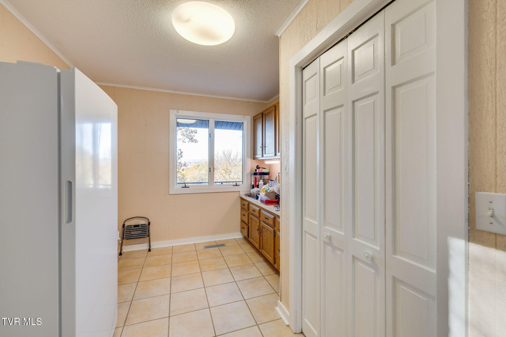 5725 Chestnut Hills Drive