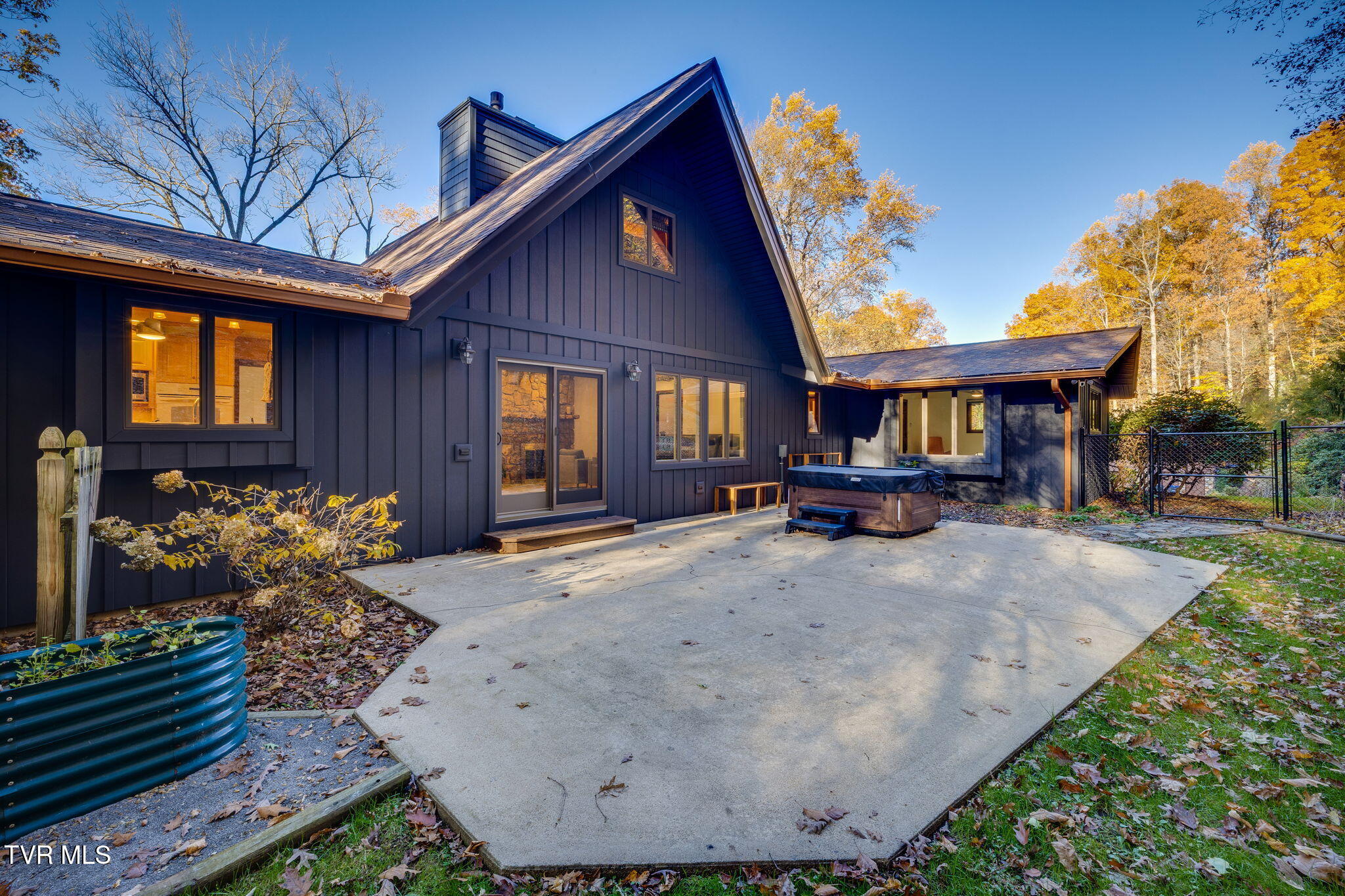 5725 Chestnut Hills Drive