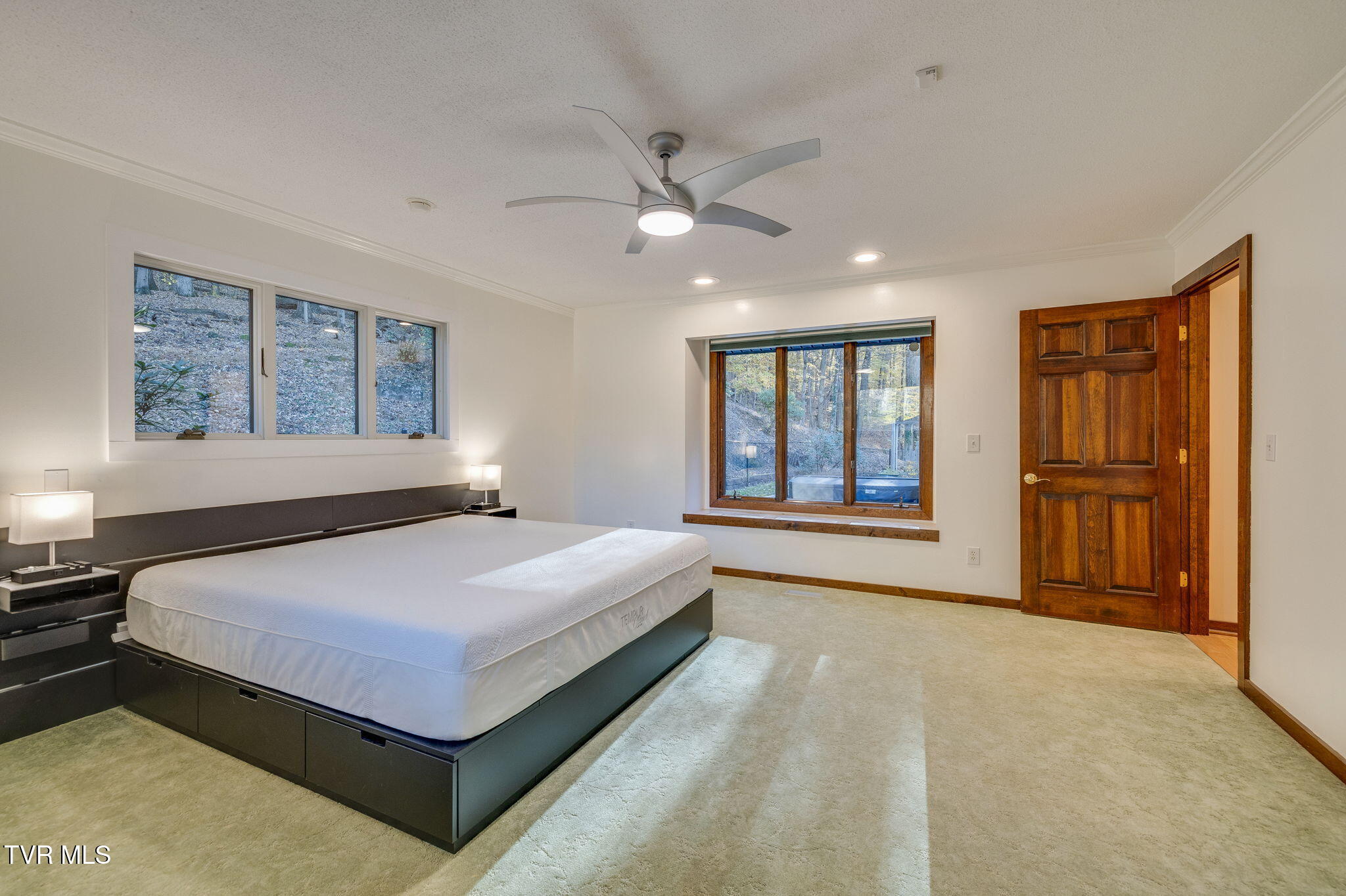 5725 Chestnut Hills Drive