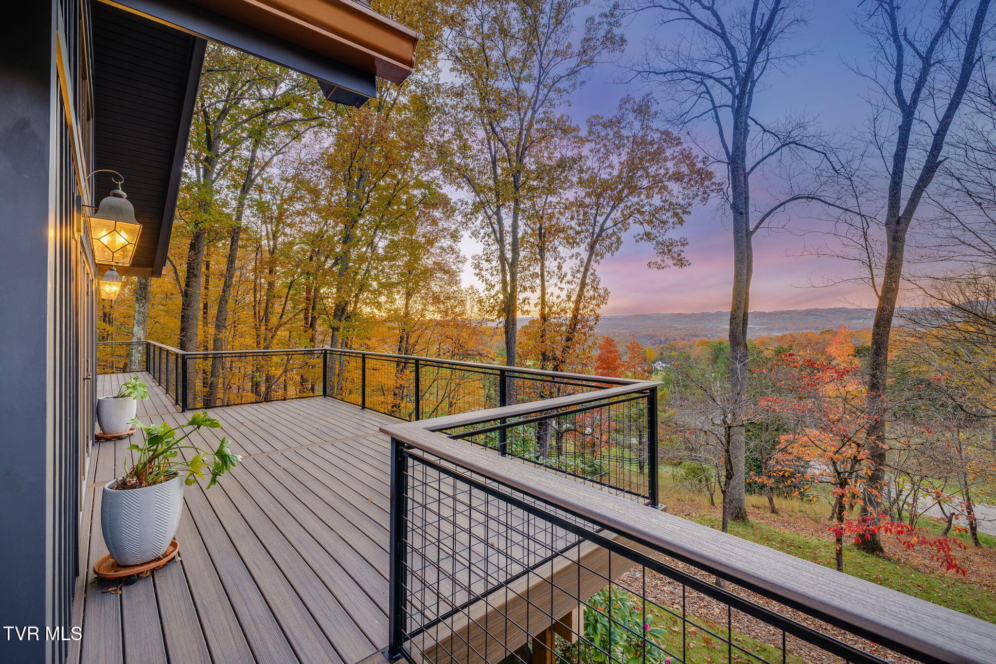 5725 Chestnut Hills Drive