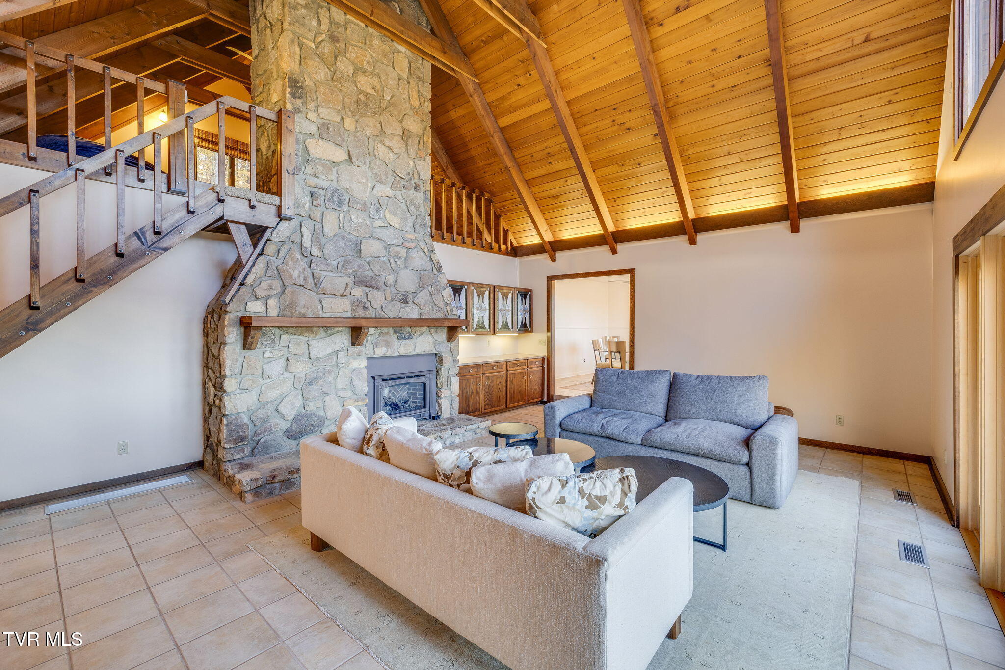 5725 Chestnut Hills Drive