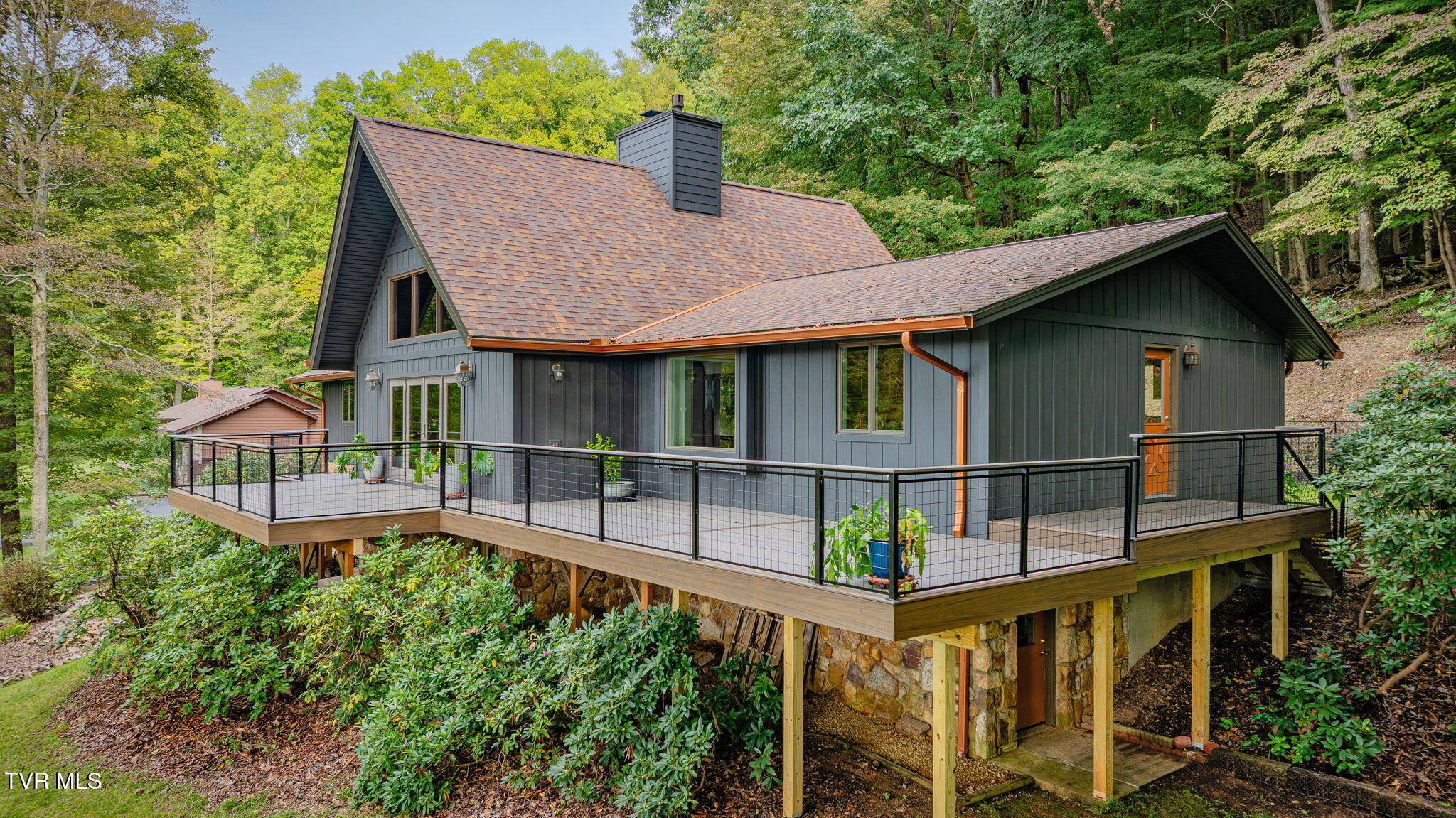 5725 Chestnut Hills Drive