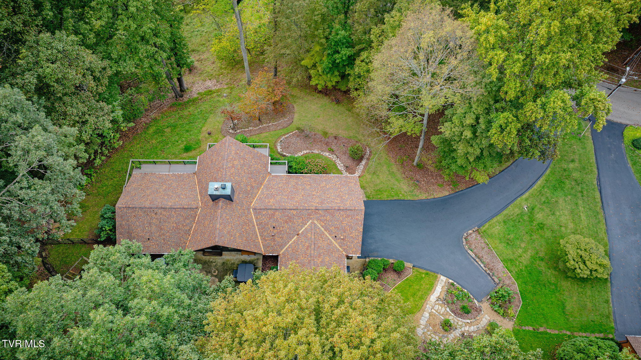 5725 Chestnut Hills Drive