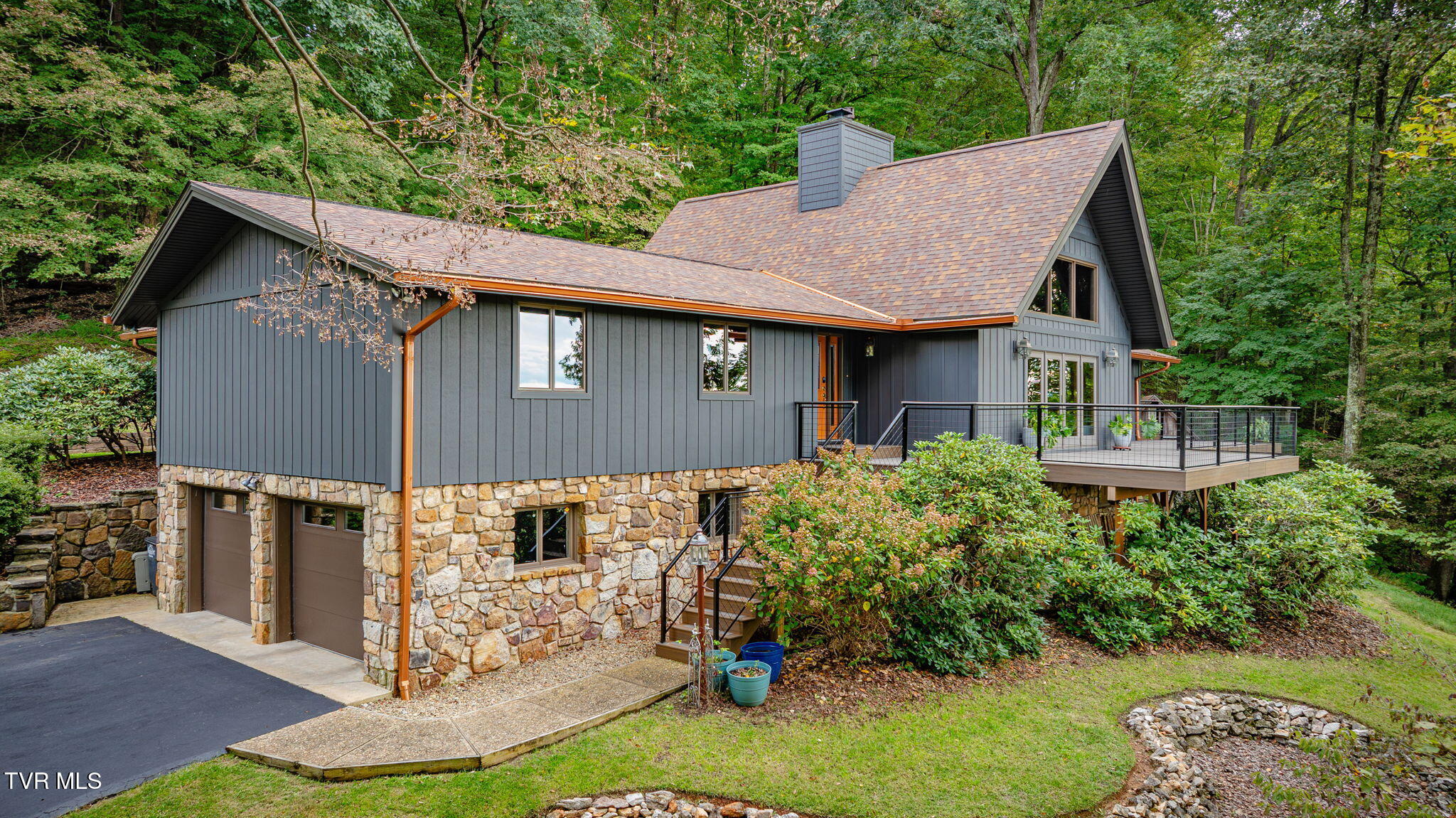 5725 Chestnut Hills Drive