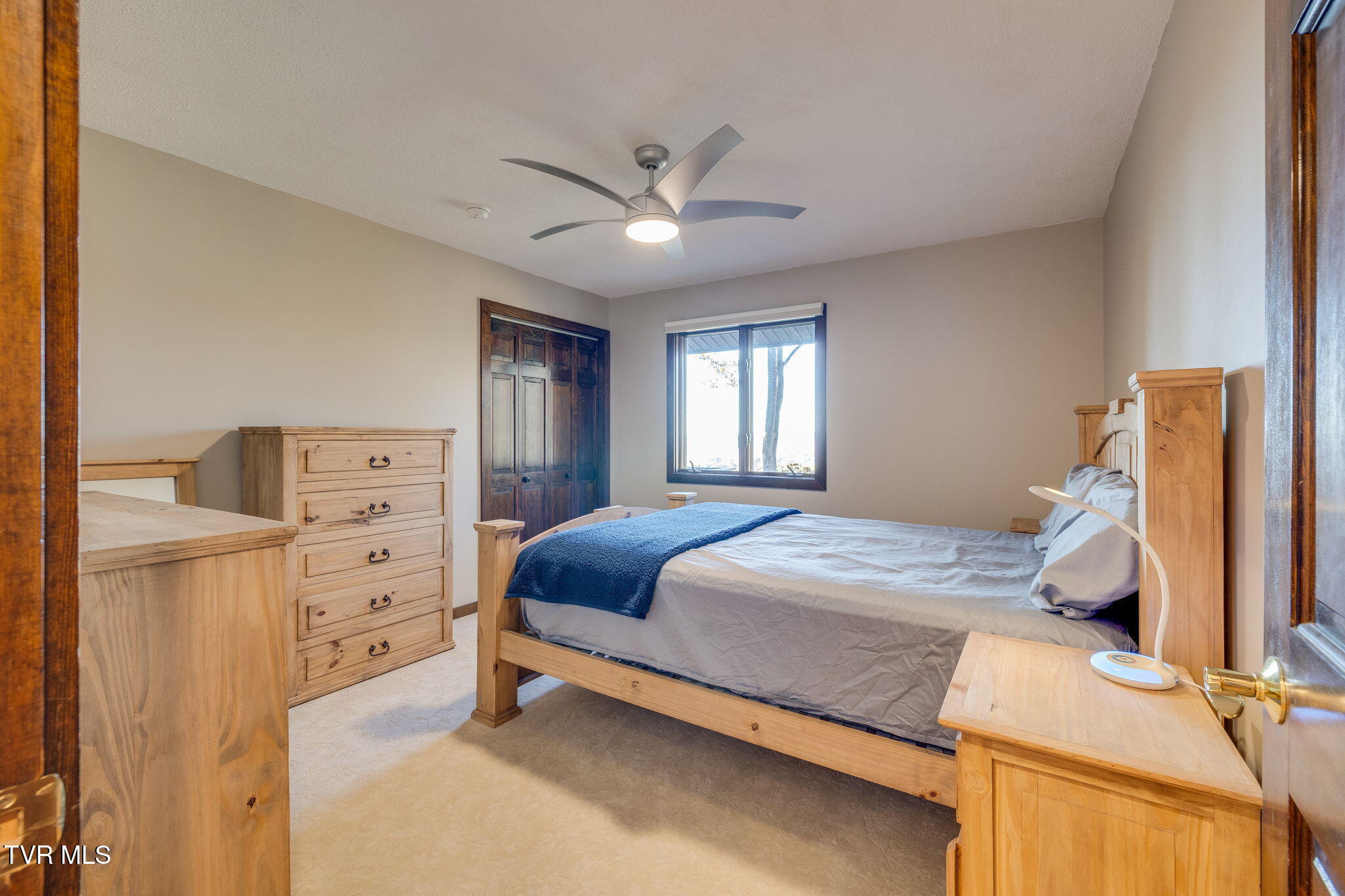 5725 Chestnut Hills Drive