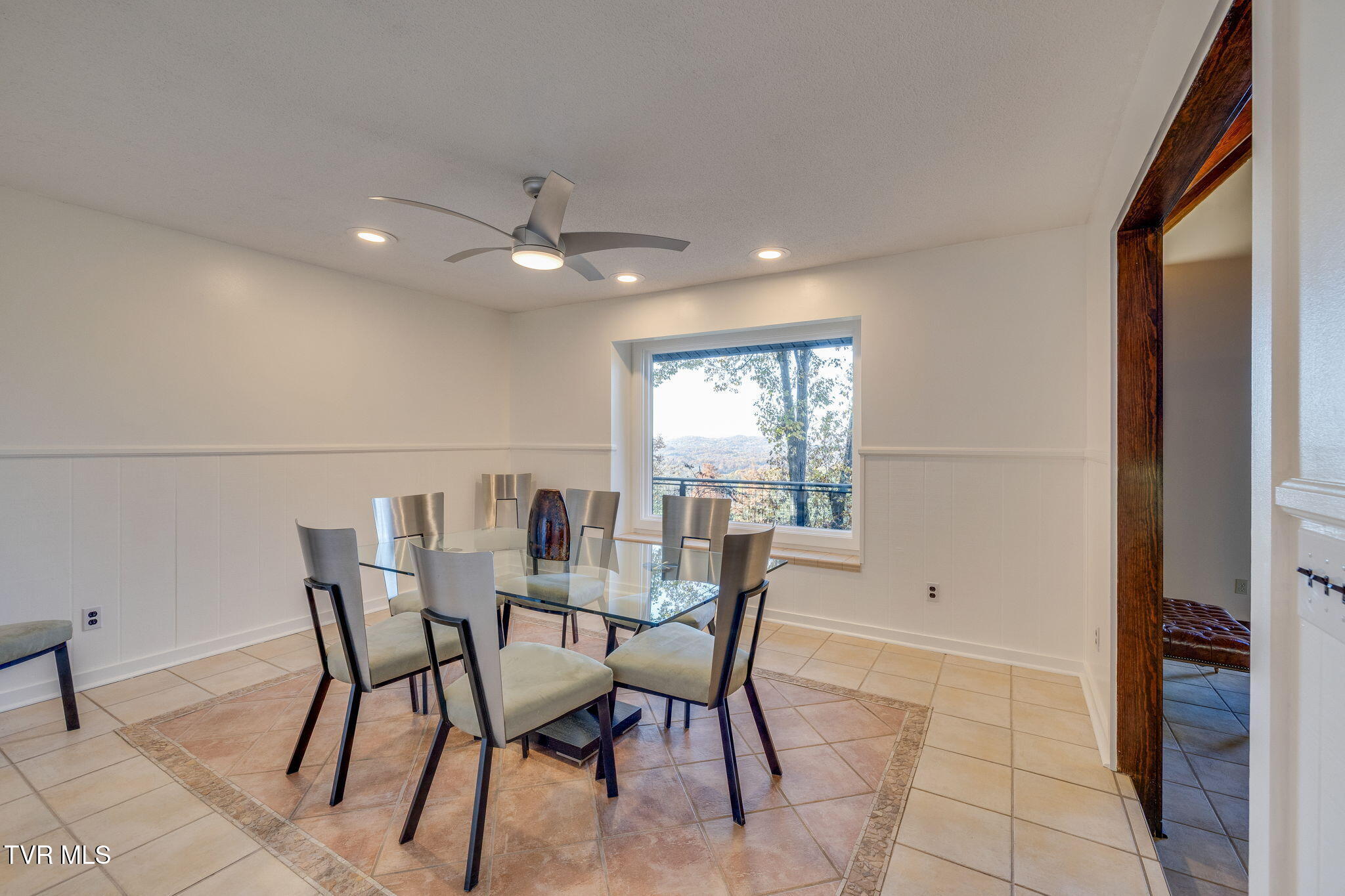 5725 Chestnut Hills Drive