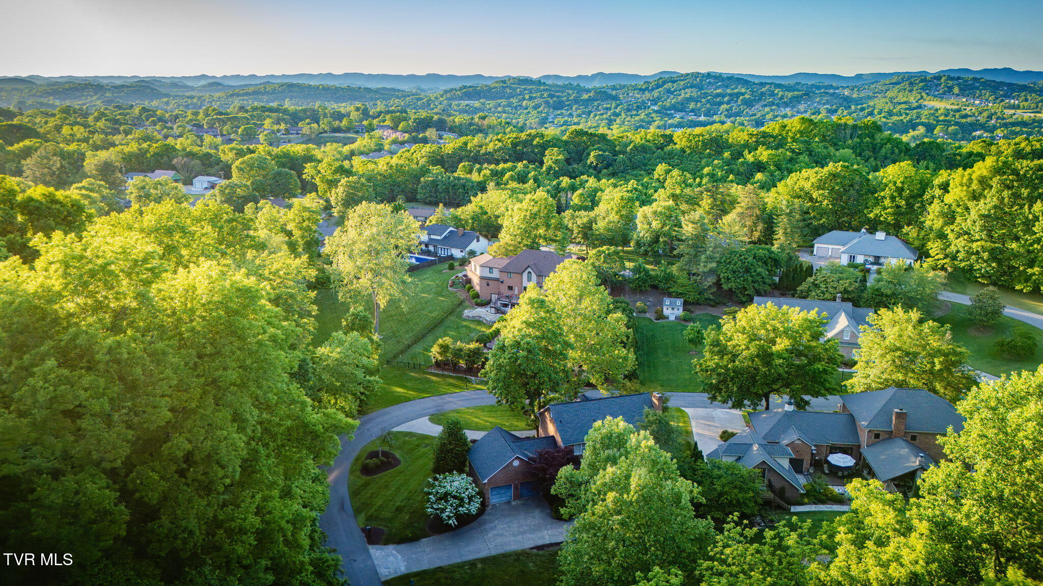 1005 Huntington Court
