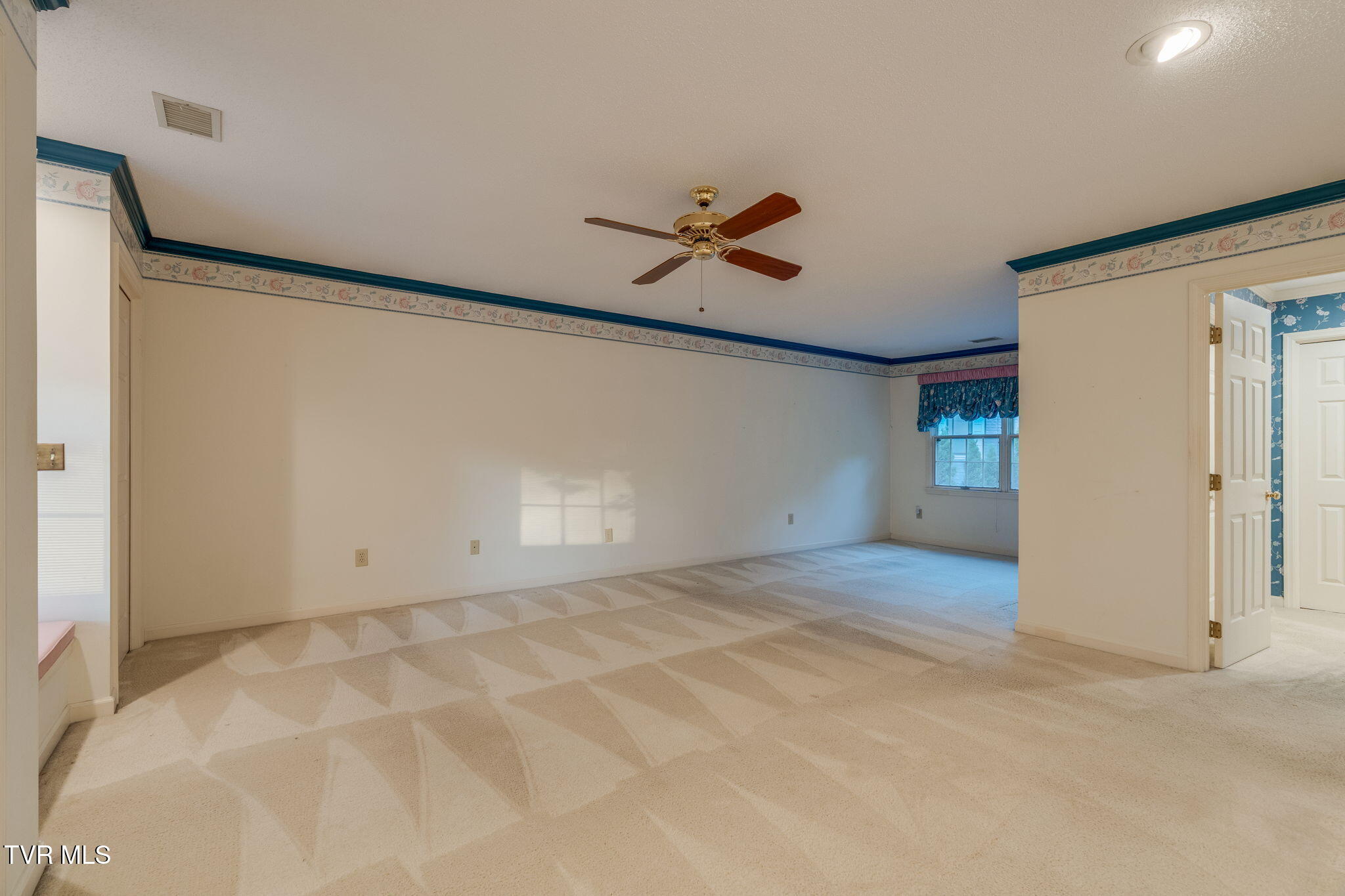 1005 Huntington Court