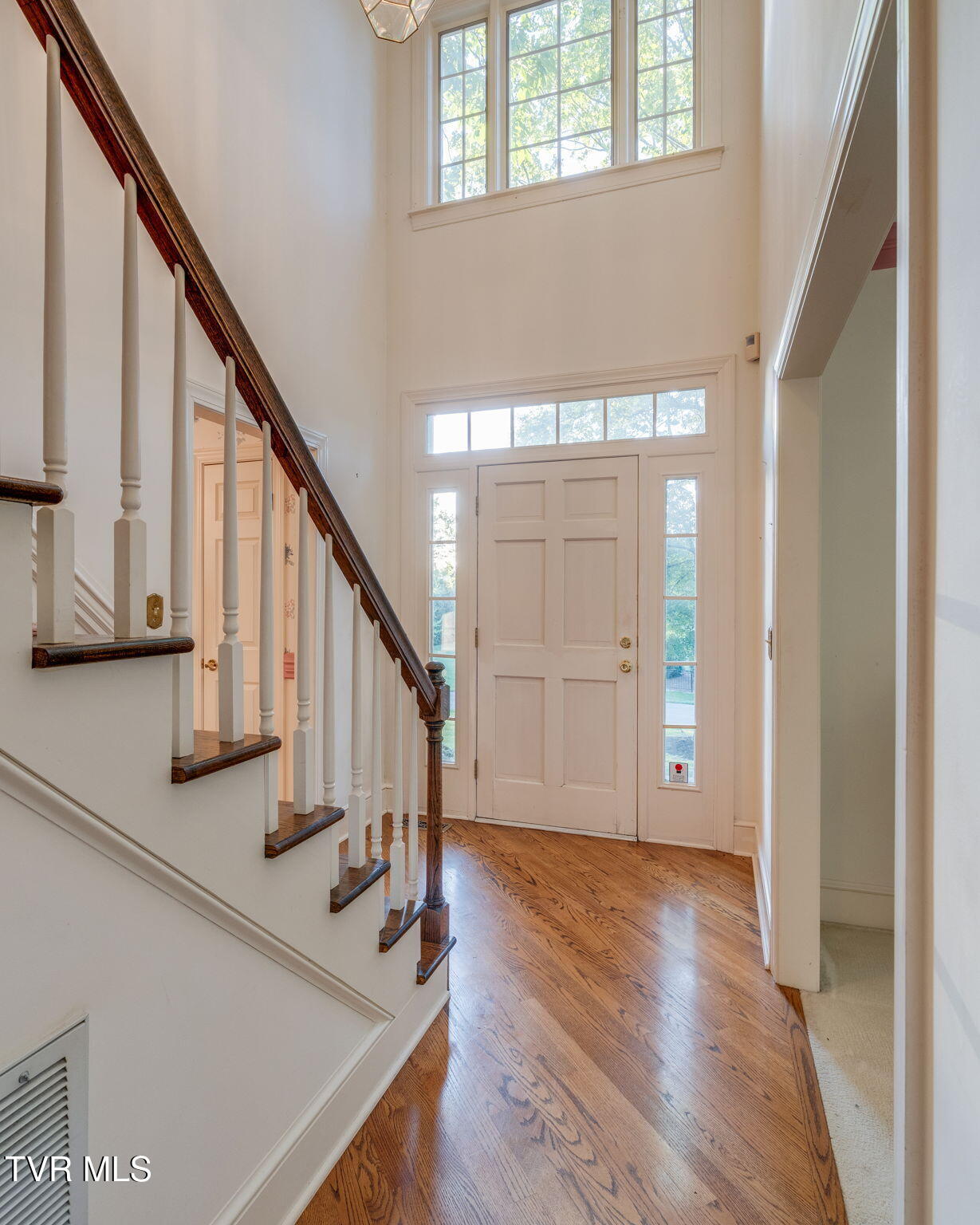 1005 Huntington Court