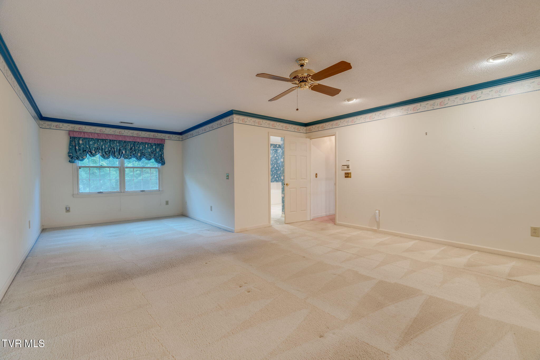 1005 Huntington Court