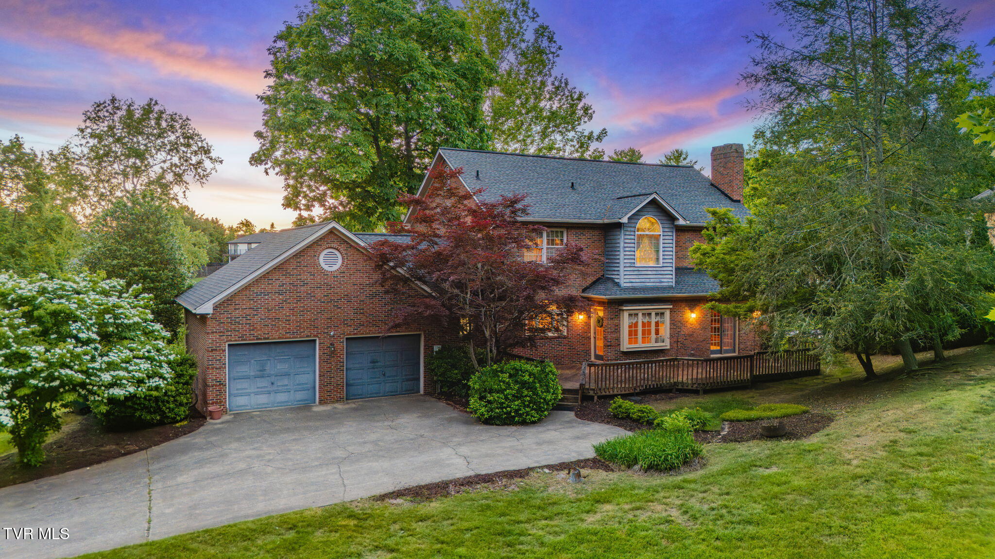 1005 Huntington Court