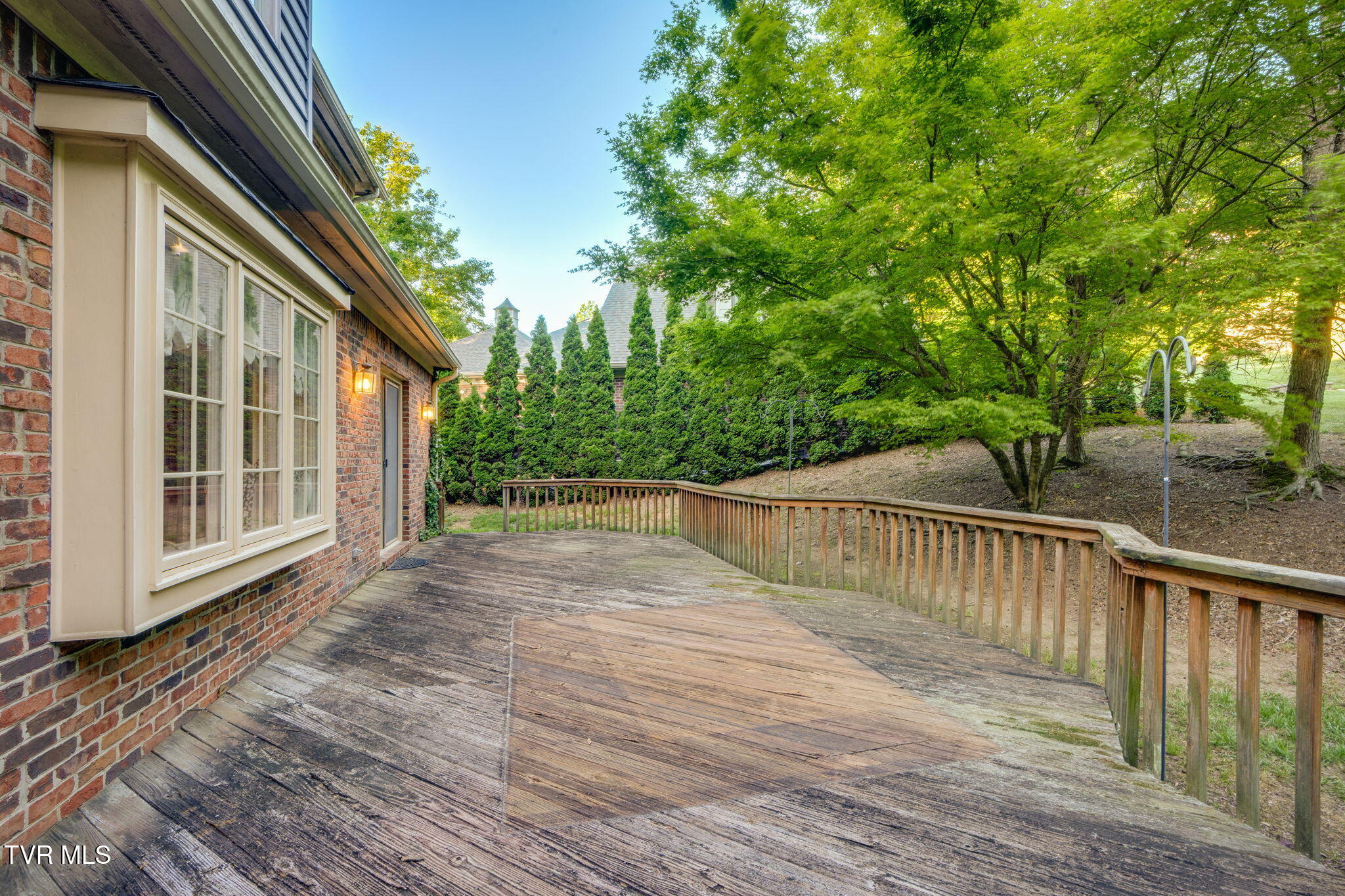 1005 Huntington Court