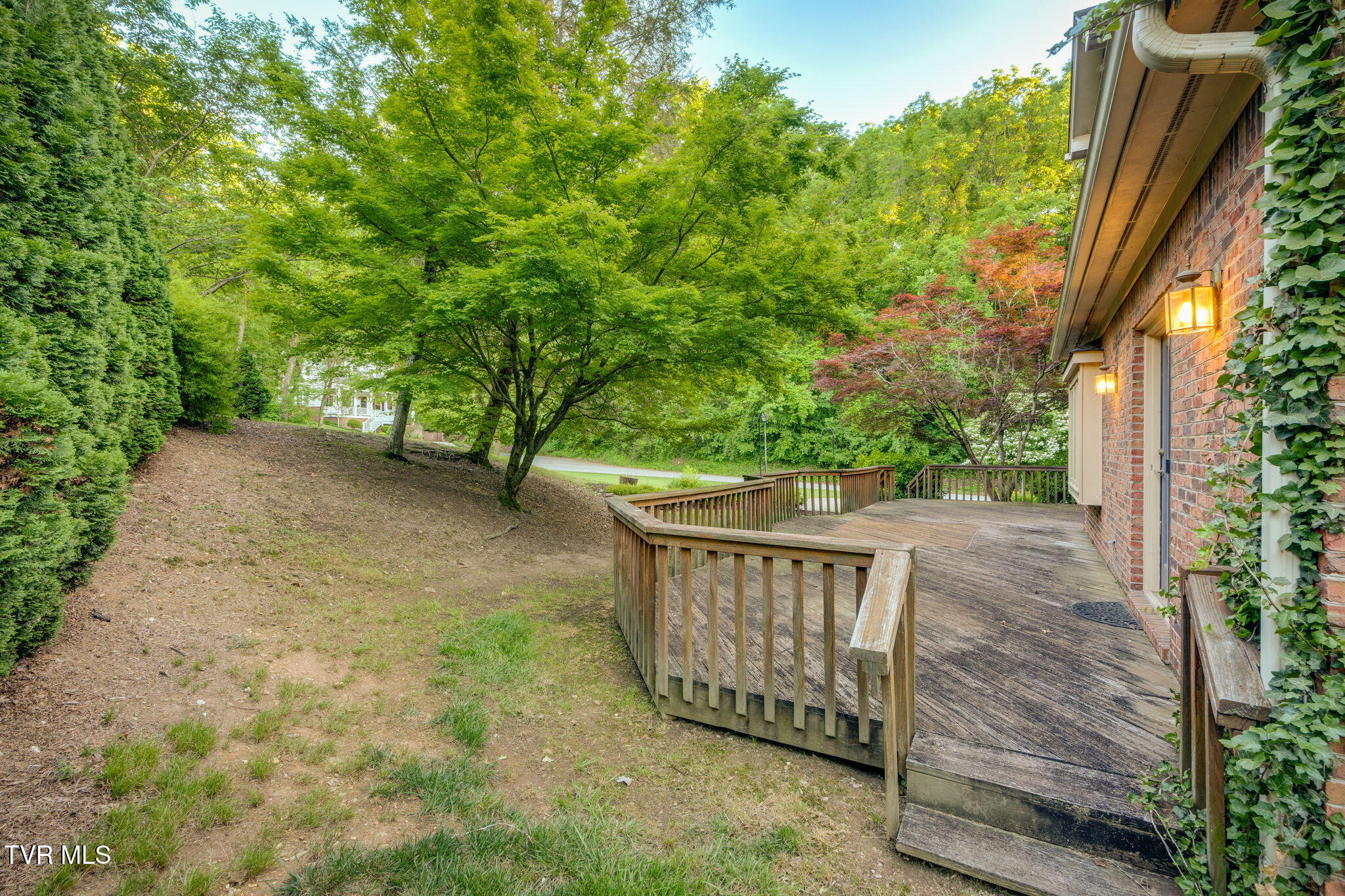 1005 Huntington Court