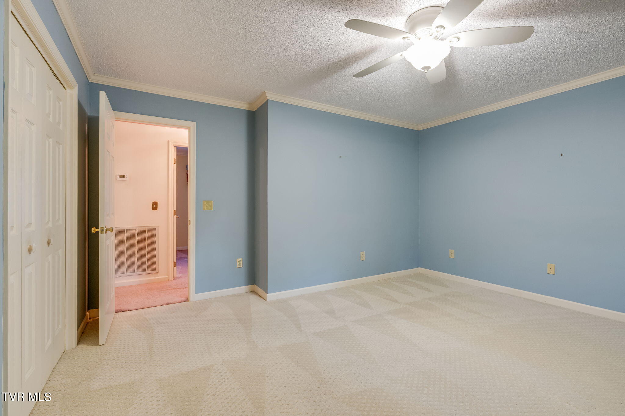 1005 Huntington Court