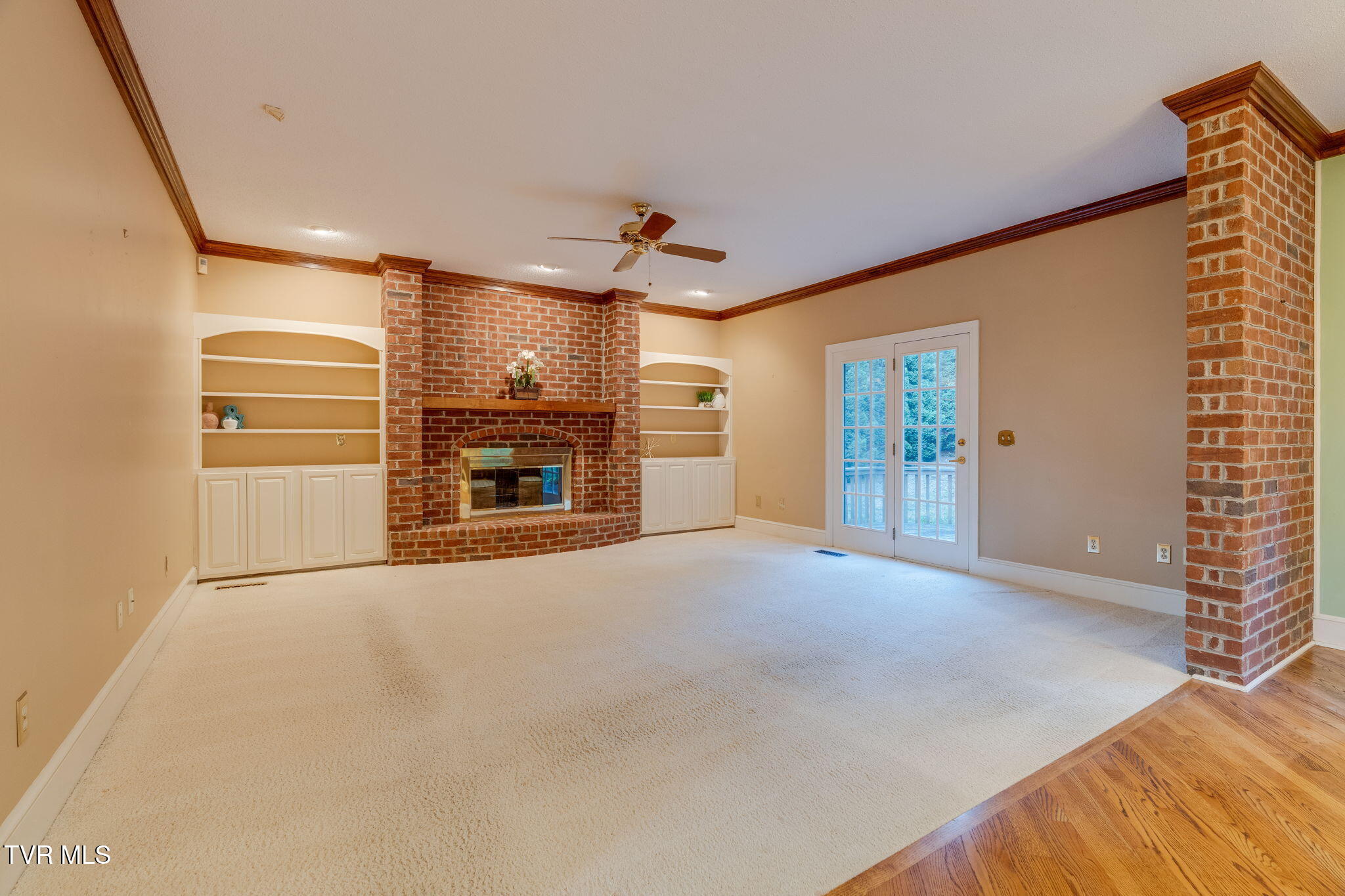 1005 Huntington Court