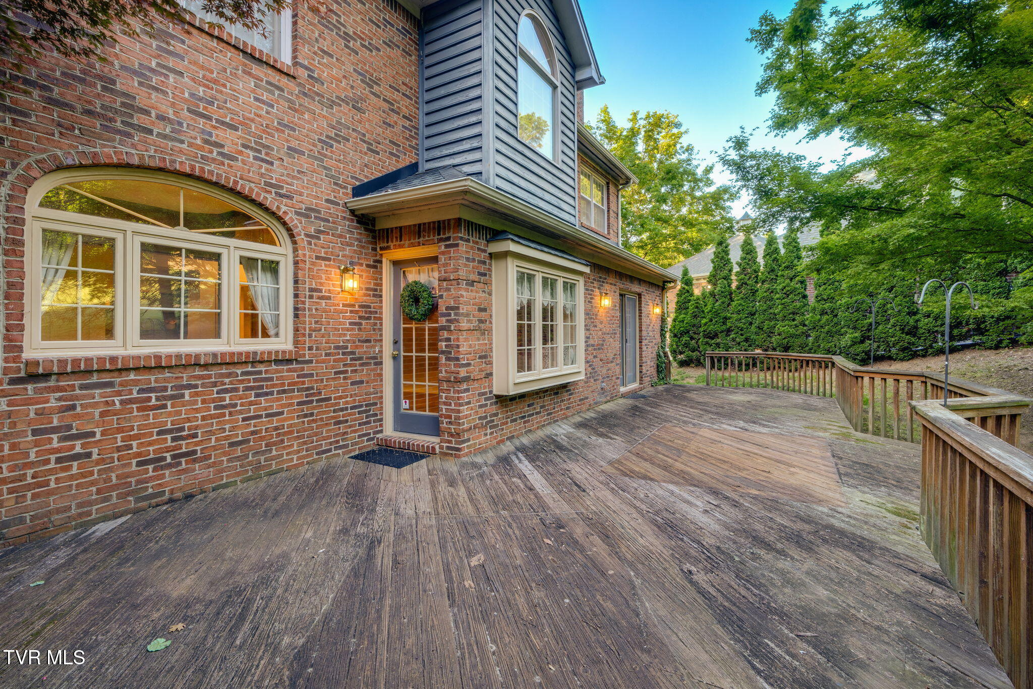 1005 Huntington Court