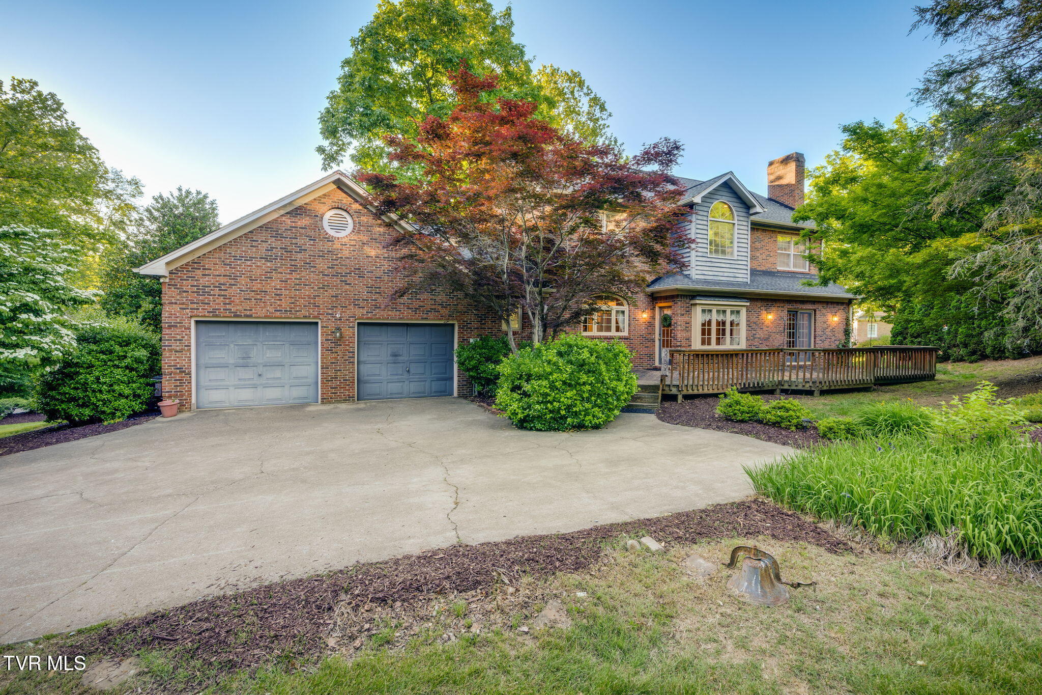 1005 Huntington Court