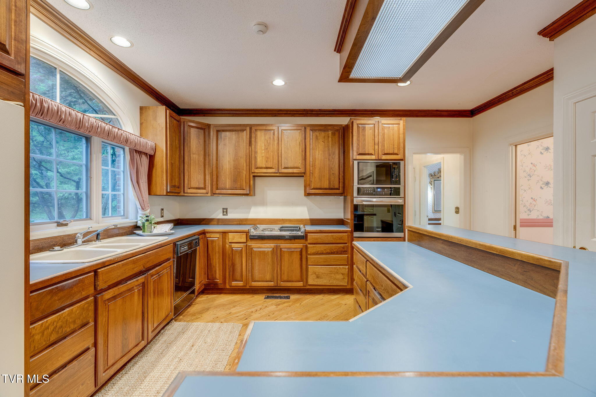 1005 Huntington Court