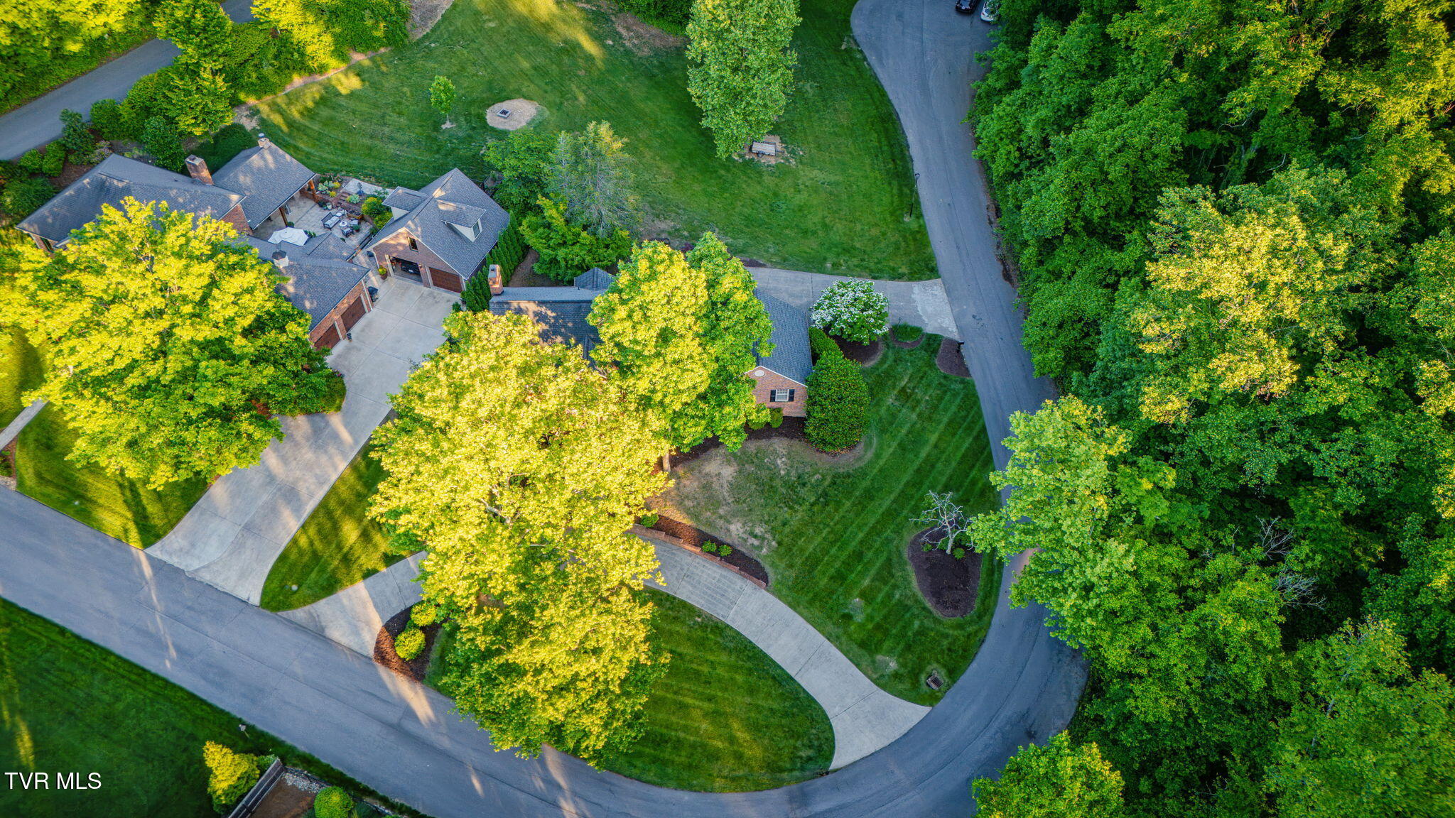 1005 Huntington Court