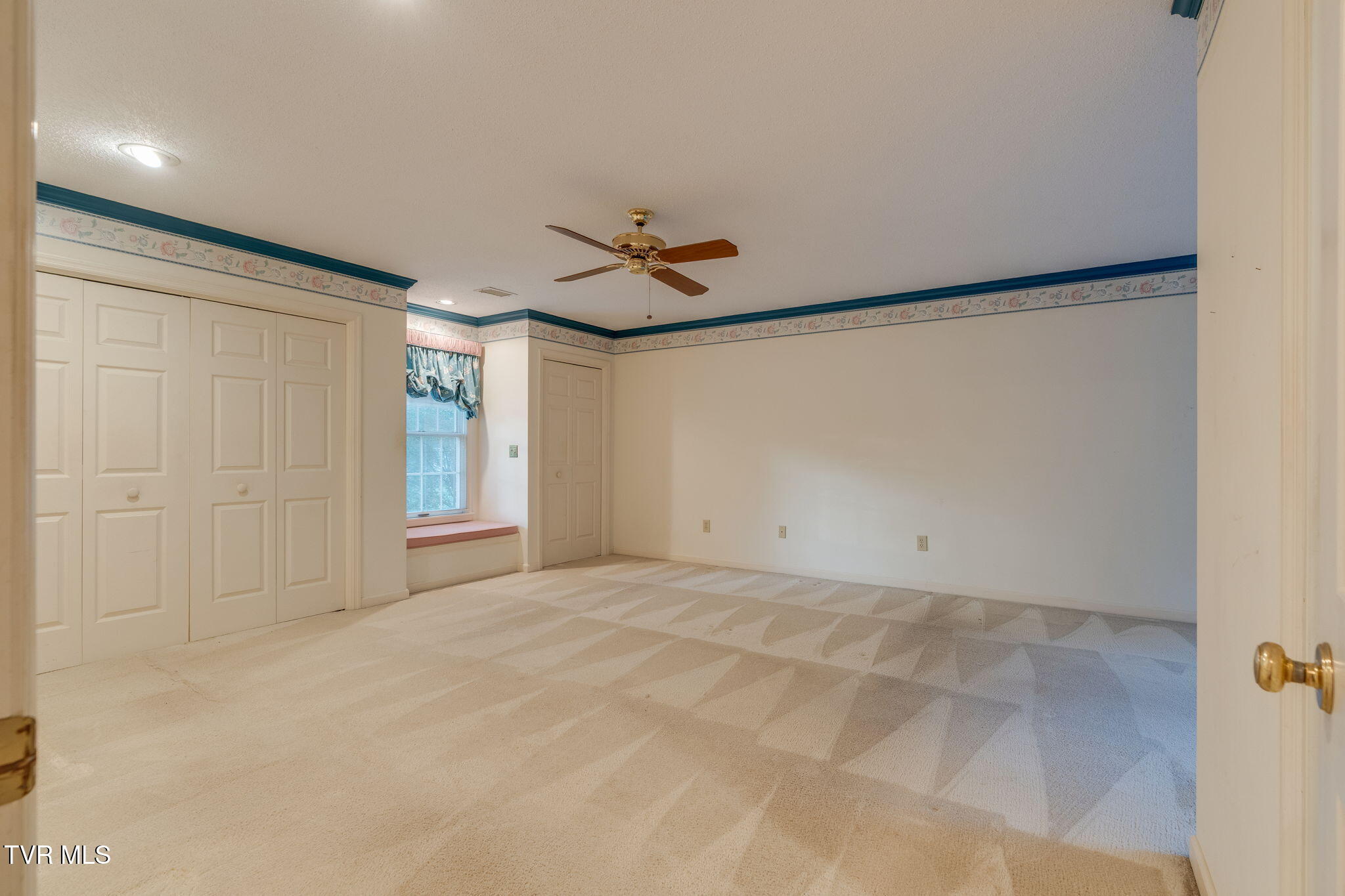 1005 Huntington Court