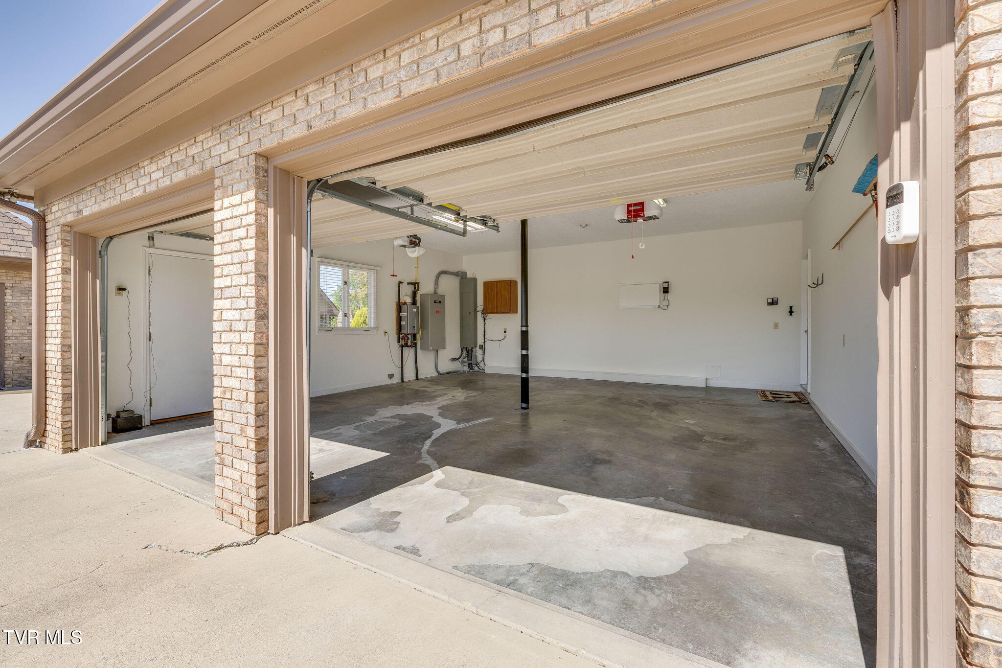 2216 Lamont Street