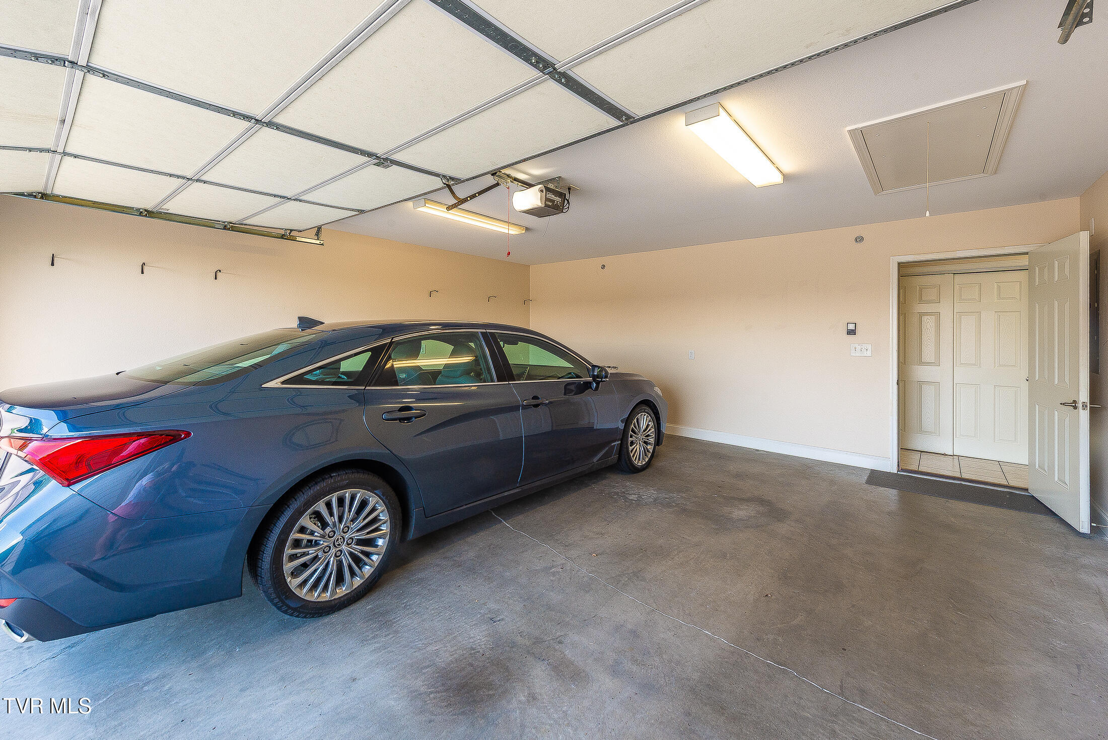 1729 Skyland Falls Court 1729