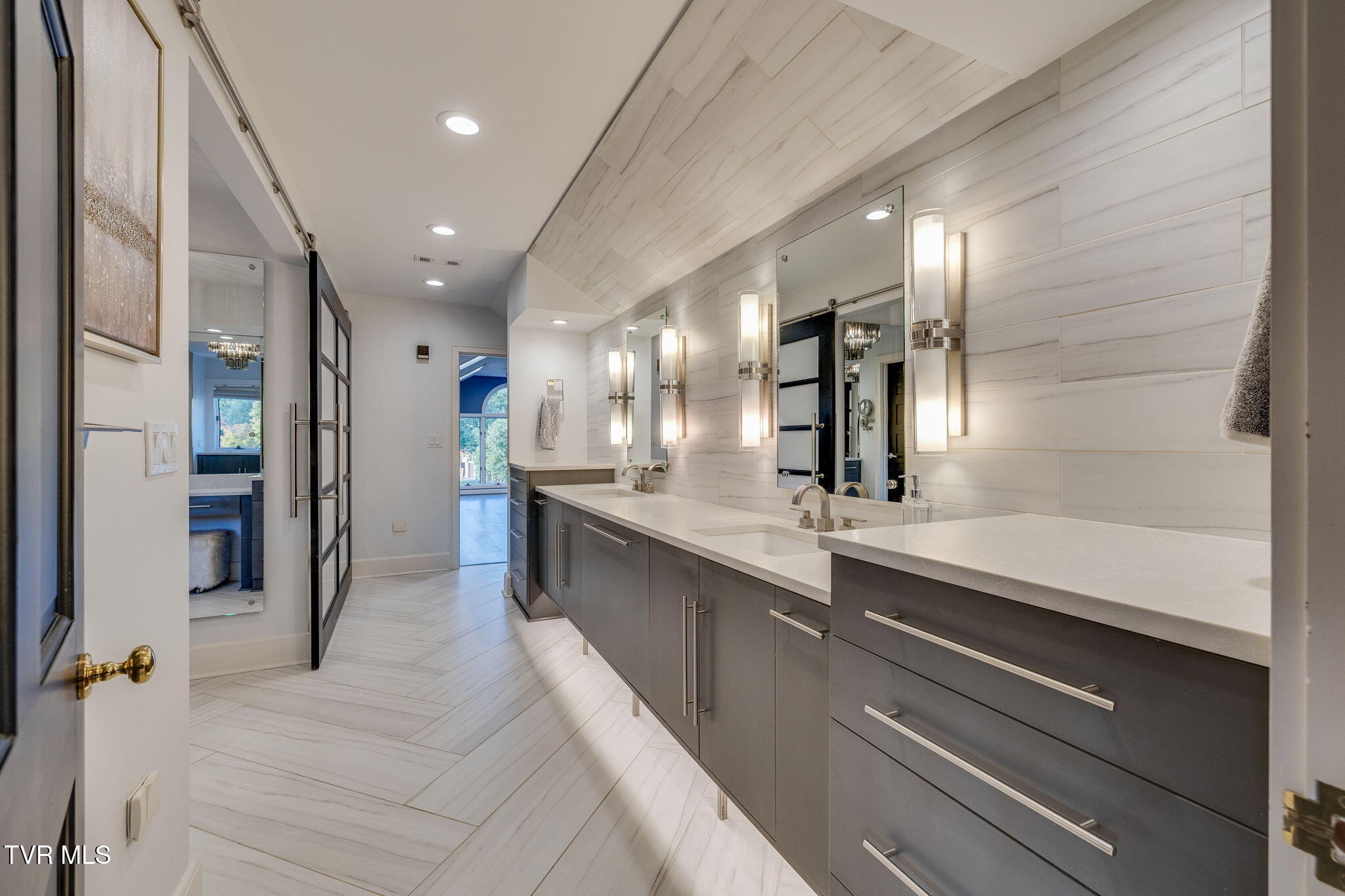 704 Chippendale Road