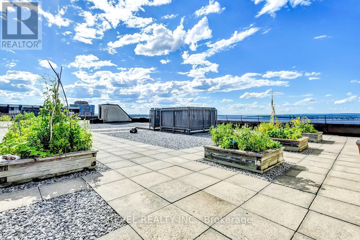 303 - 3100 CARLING AVENUE