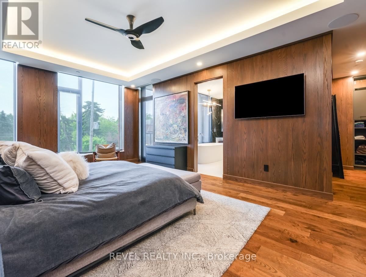 205 - 1 FIFTH AVENUE