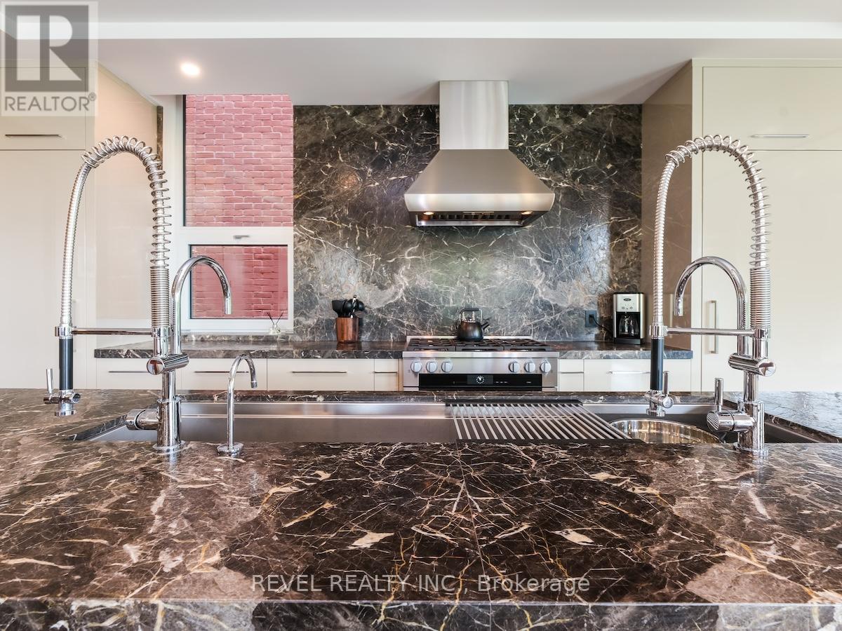 205 - 1 FIFTH AVENUE