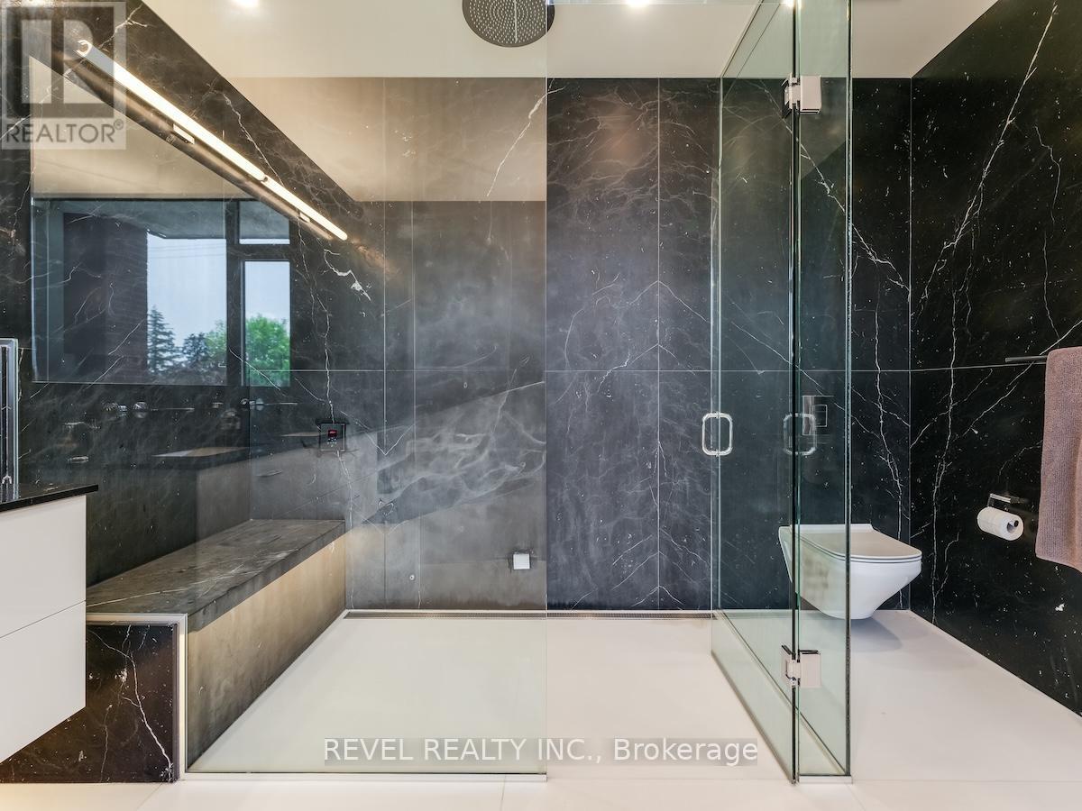 205 - 1 FIFTH AVENUE