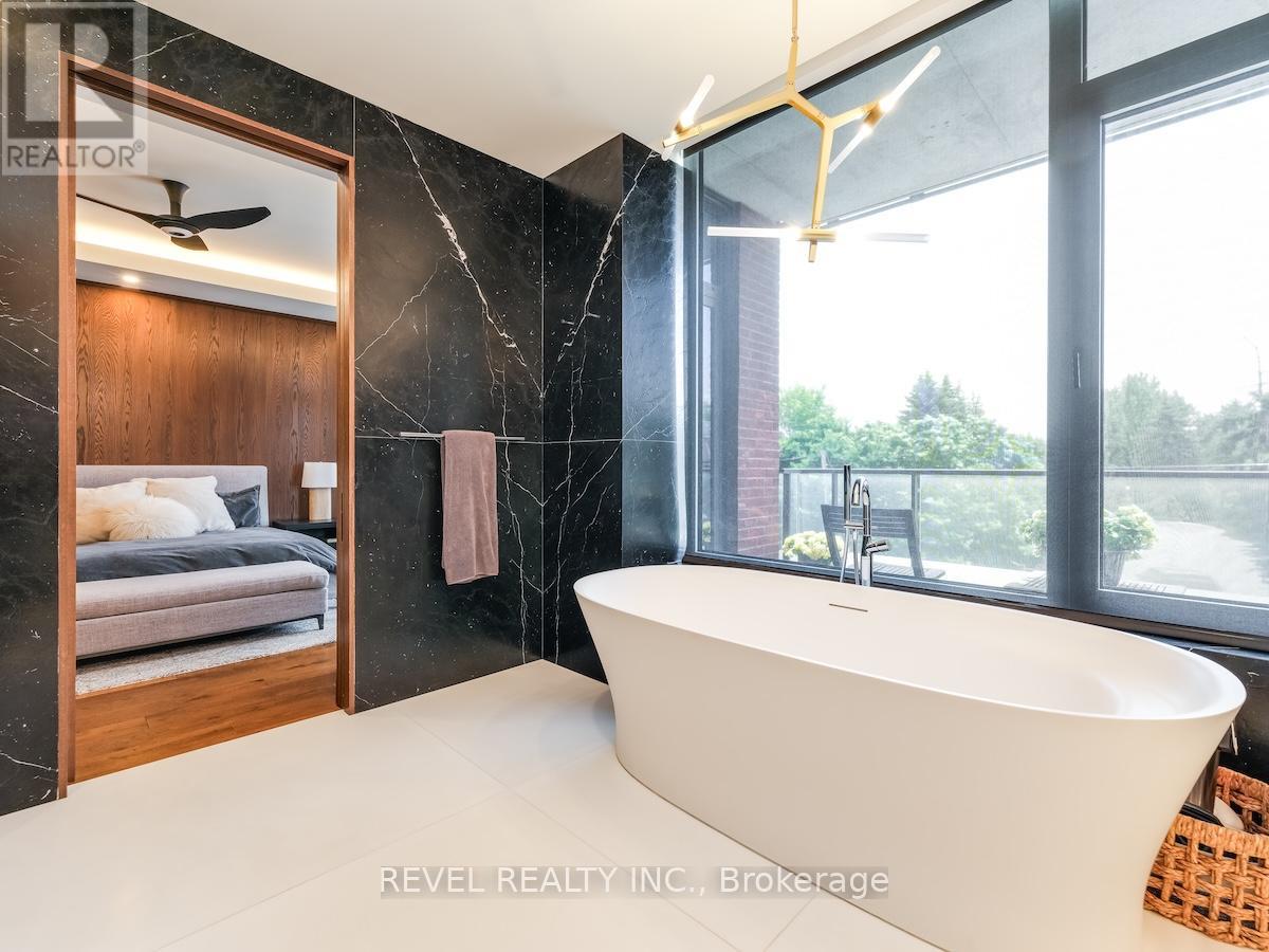 205 - 1 FIFTH AVENUE