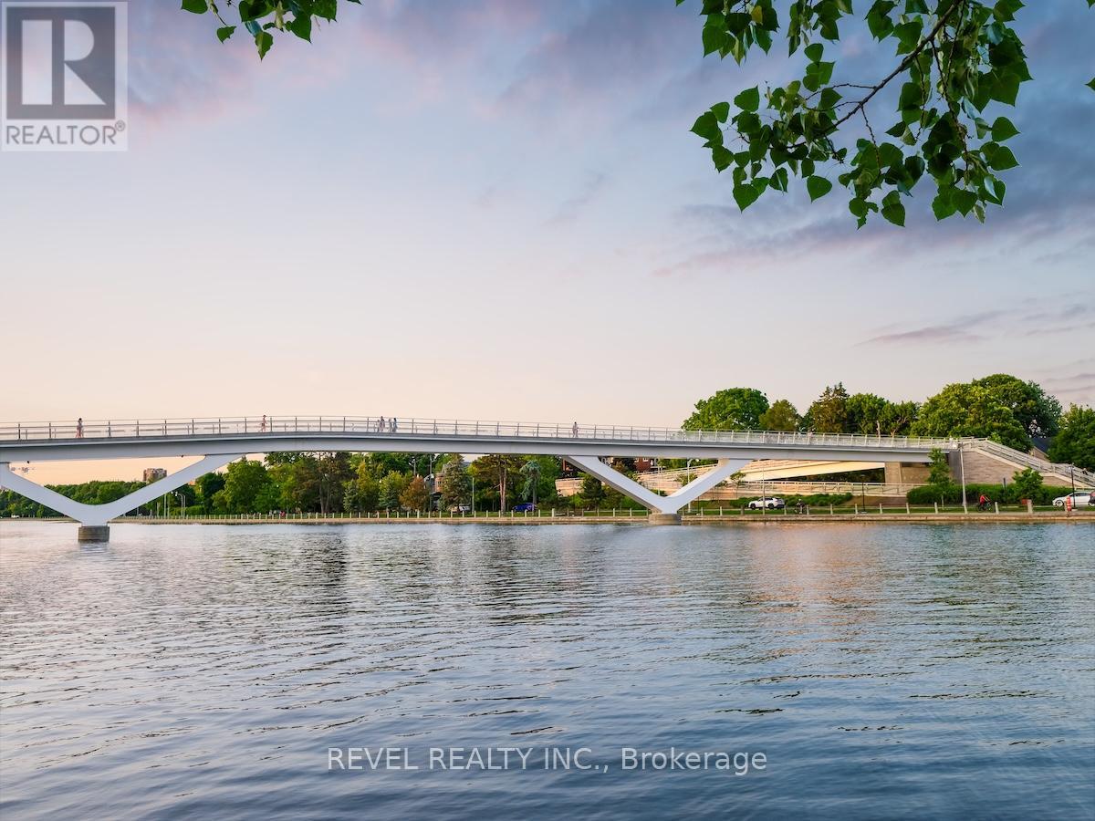 205 - 1 FIFTH AVENUE