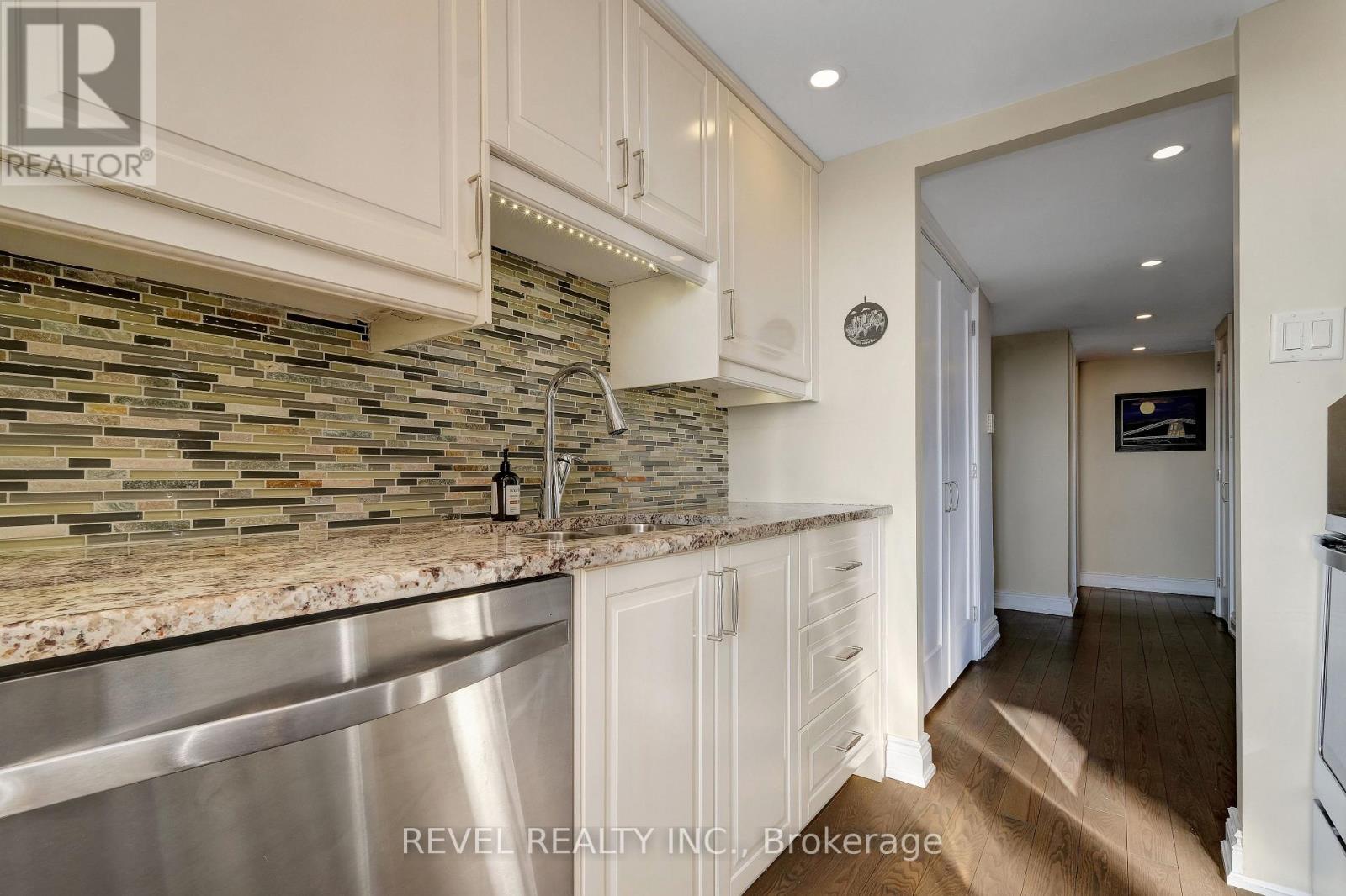 1403 - 20 THE DRIVEWAY DRIVE