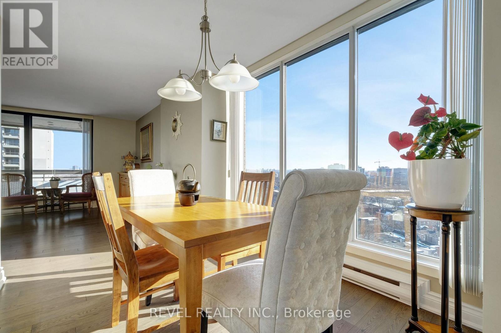 1403 - 20 THE DRIVEWAY DRIVE