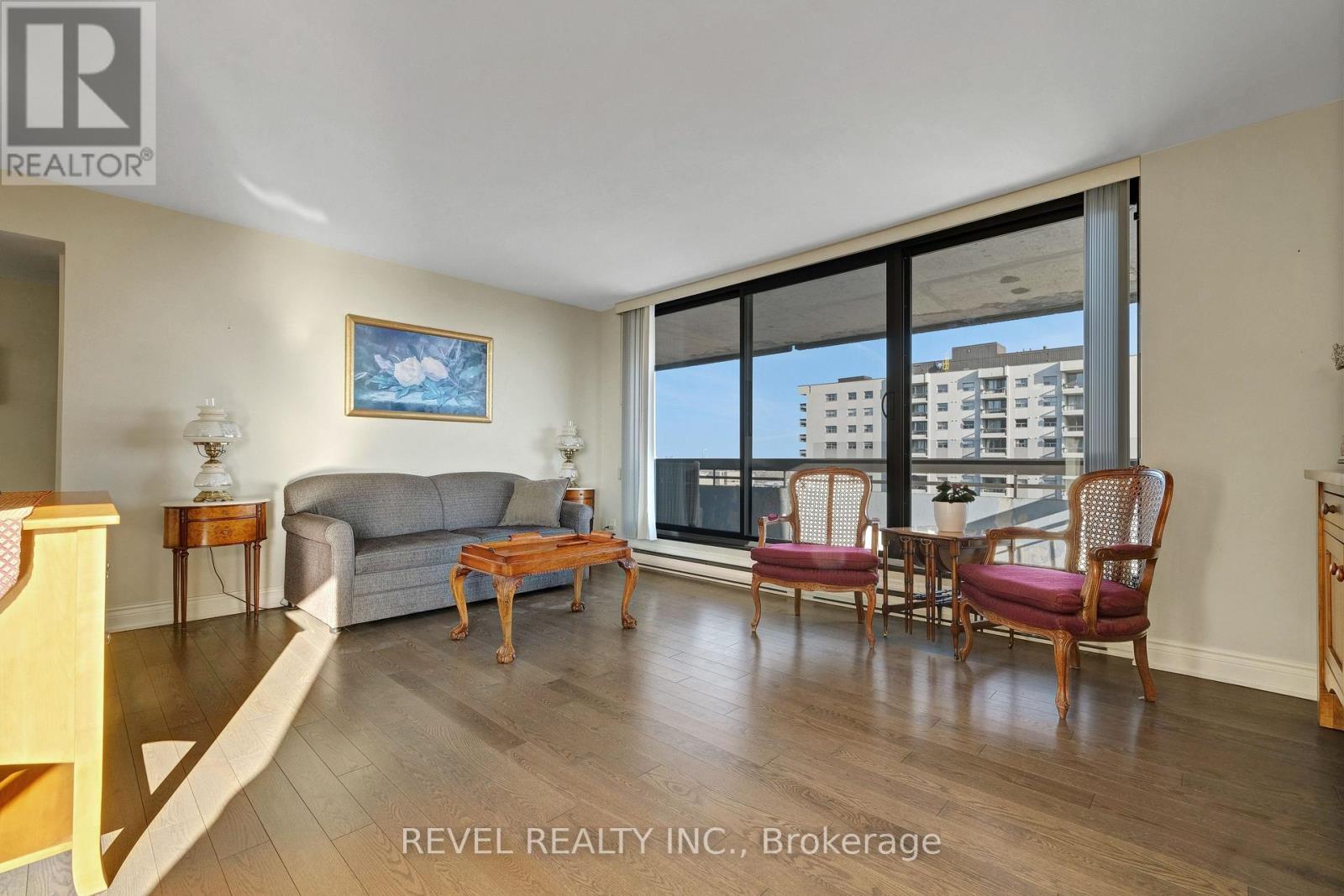 1403 - 20 THE DRIVEWAY DRIVE