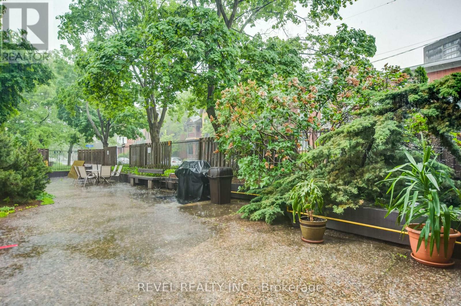 1403 - 20 THE DRIVEWAY DRIVE